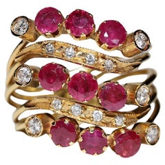 Bague vintage en or 18 carats décorée de diamants naturels et de rubis des années 1980