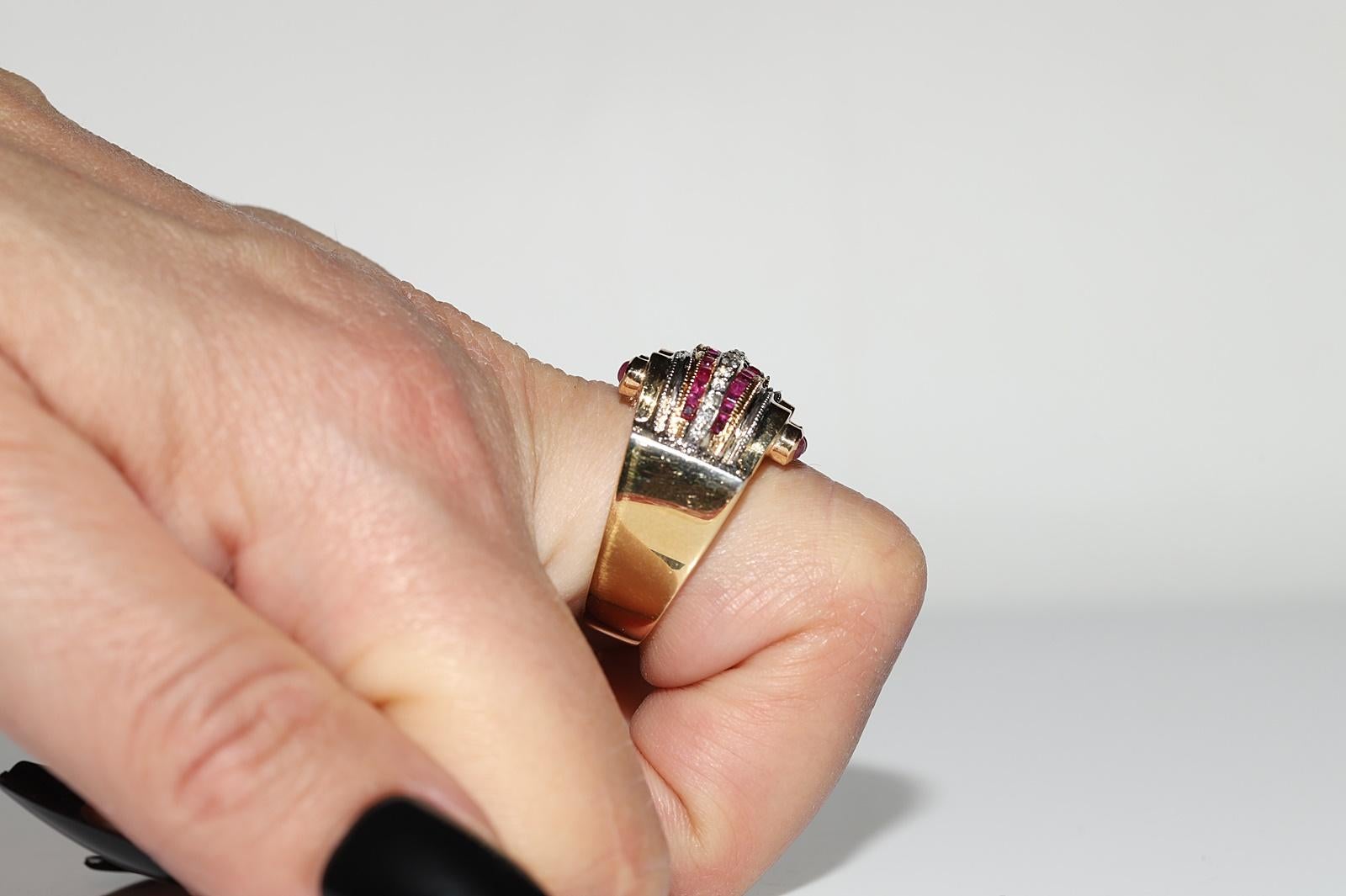 Vintage Circa 1980er Jahre 18k Gold natürlicher Diamant und Rubin Dekorierter Tank-Ring (Brillantschliff) im Angebot
