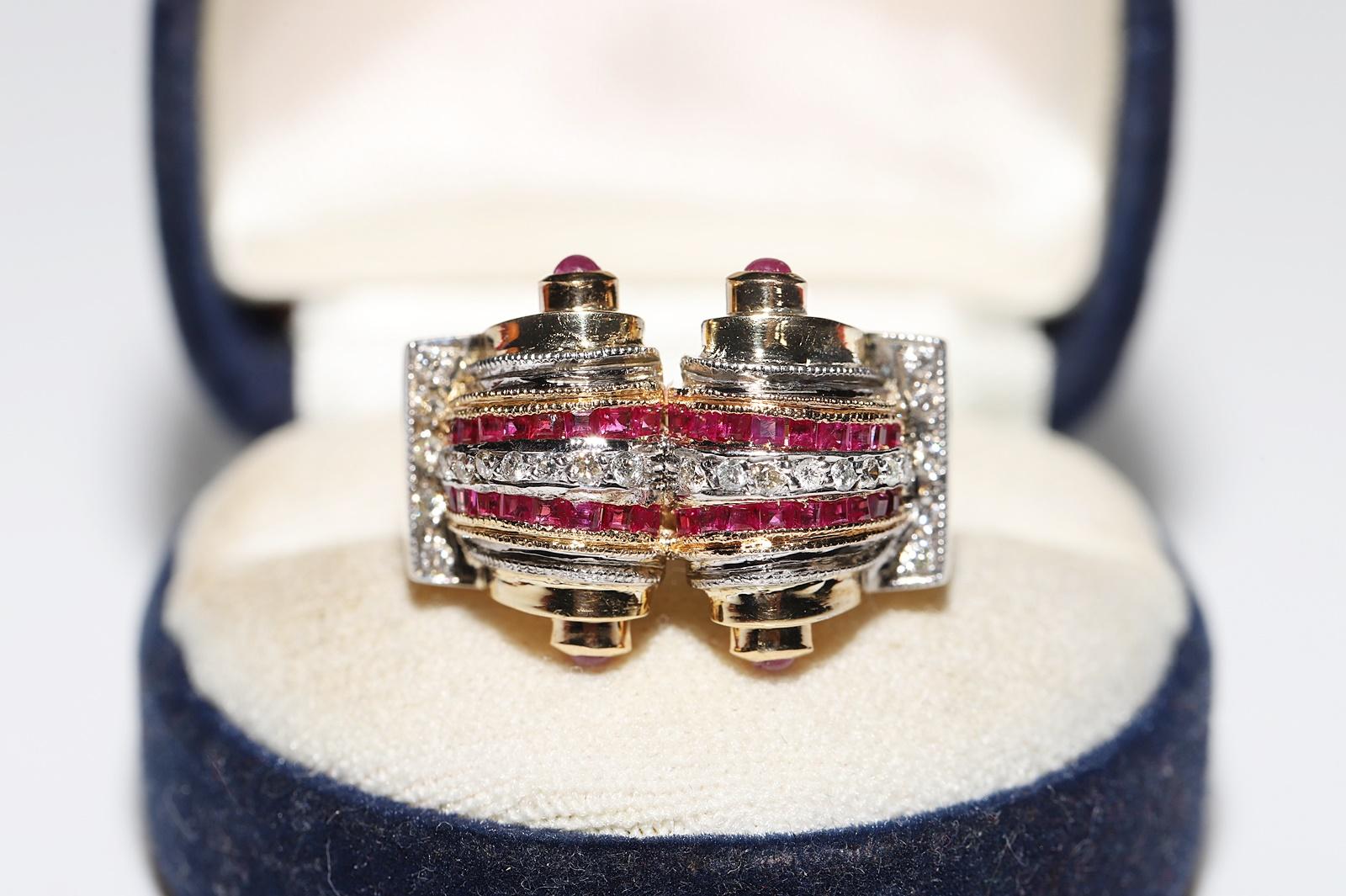 Anello con carrarmato decorato con diamanti naturali e rubini in oro 18 ct. d'epoca CIRCA 1980 In condizioni buone in vendita a Fatih/İstanbul, 34