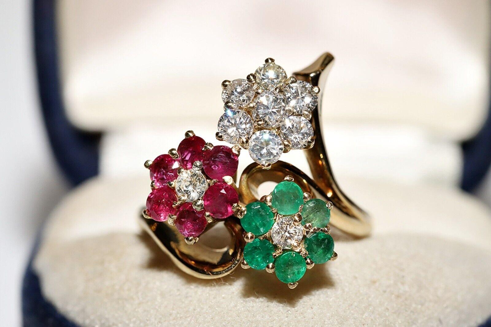 Vintage Circa 1980s 18k Gold Natural Diamond And Ruby Emerald Flowers Ring For Sale 4