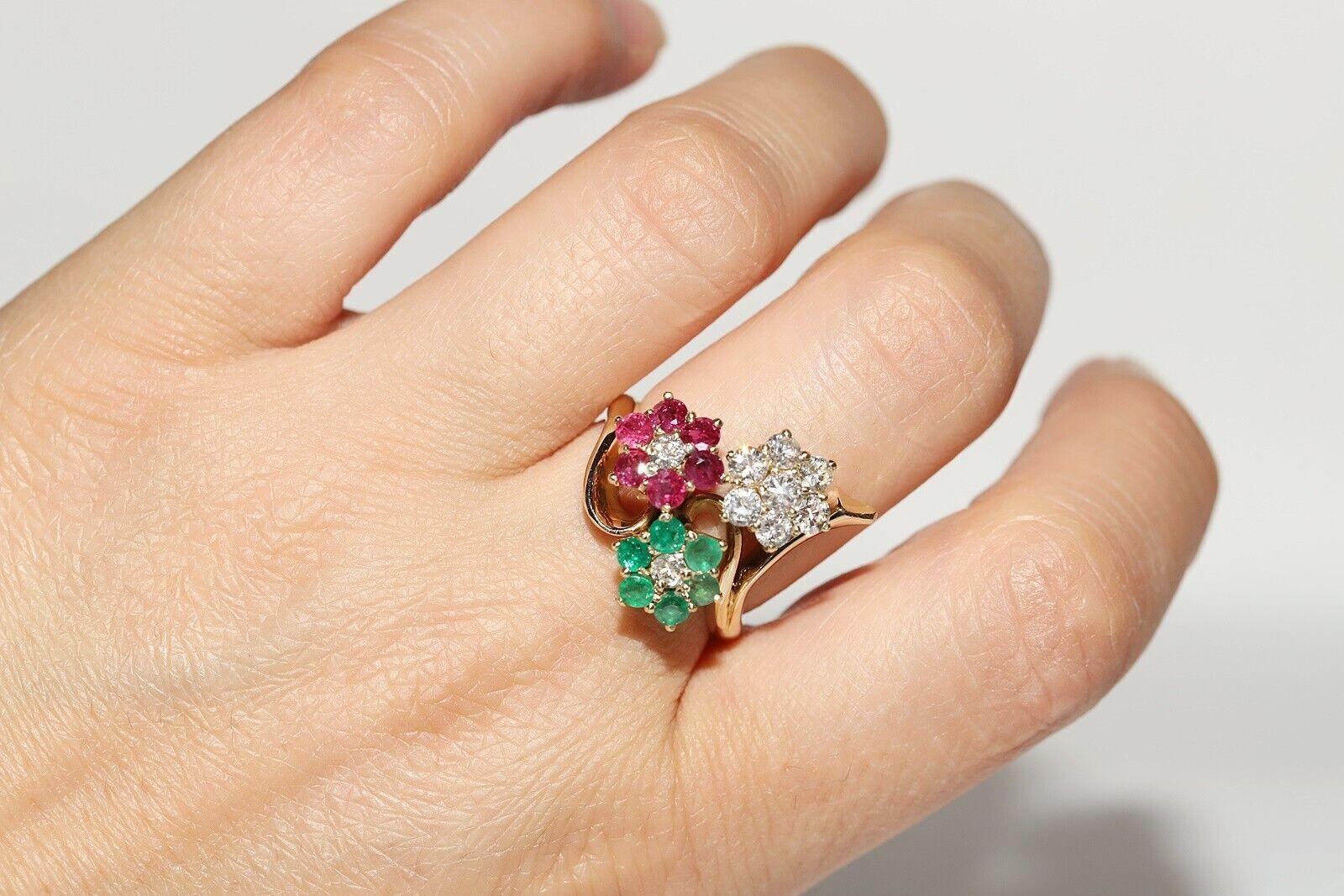 Women's Vintage Circa 1980s 18k Gold Natural Diamond And Ruby Emerald Flowers Ring For Sale