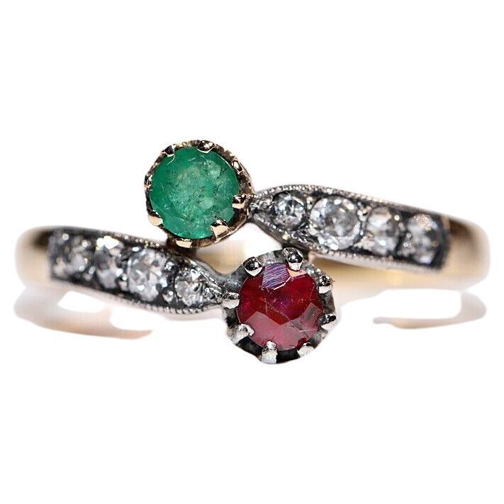 Vintage Circa 1980er Jahre 18 Karat Gold Natürlicher Diamant und Rubin Smaragd Ring 