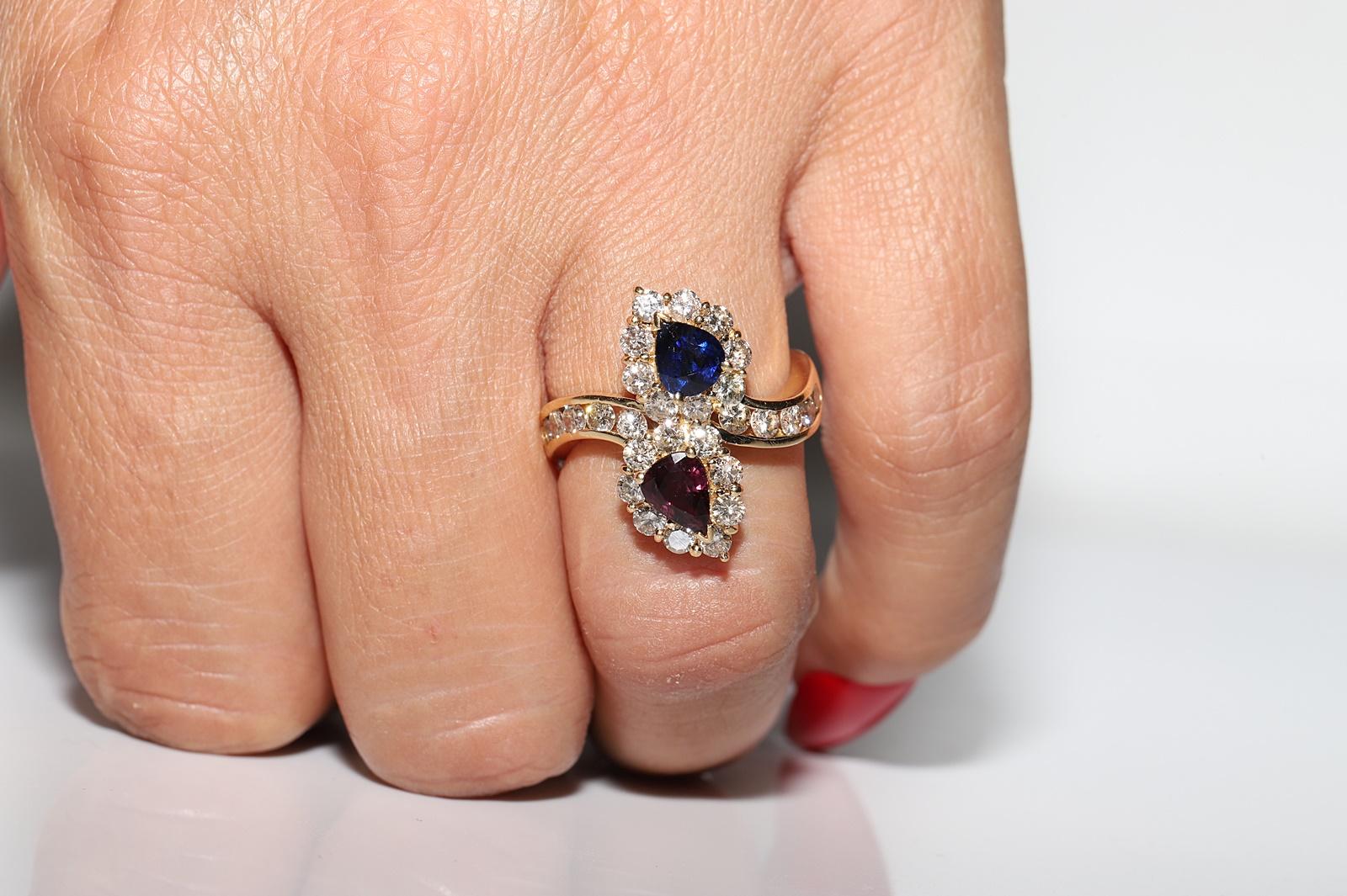 Vintage Circa 1980er Jahre 18k Gold Natürlicher Diamant und Rubin Saphir Dekorierter Ring im Angebot 7