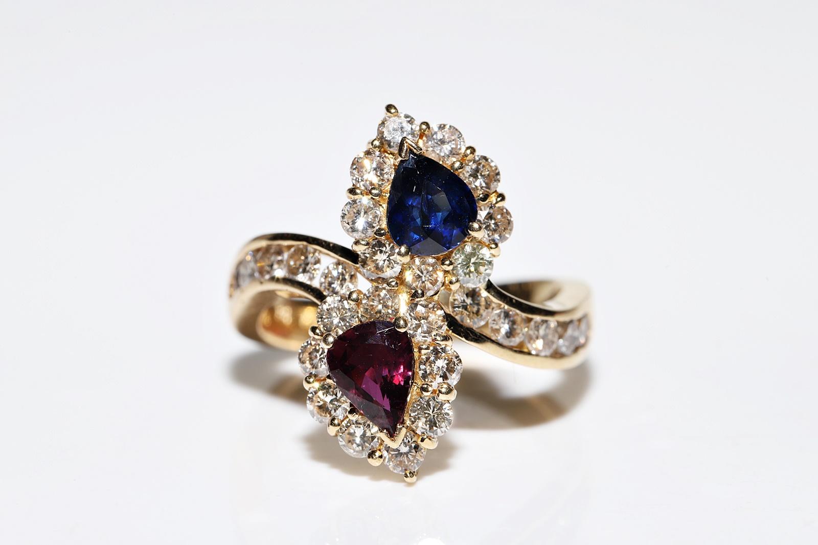 Brilliant Cut Vintage Circa 1980s 18k Gold Natural Diamond And Ruby Sapphire Decorated Ring  For Sale