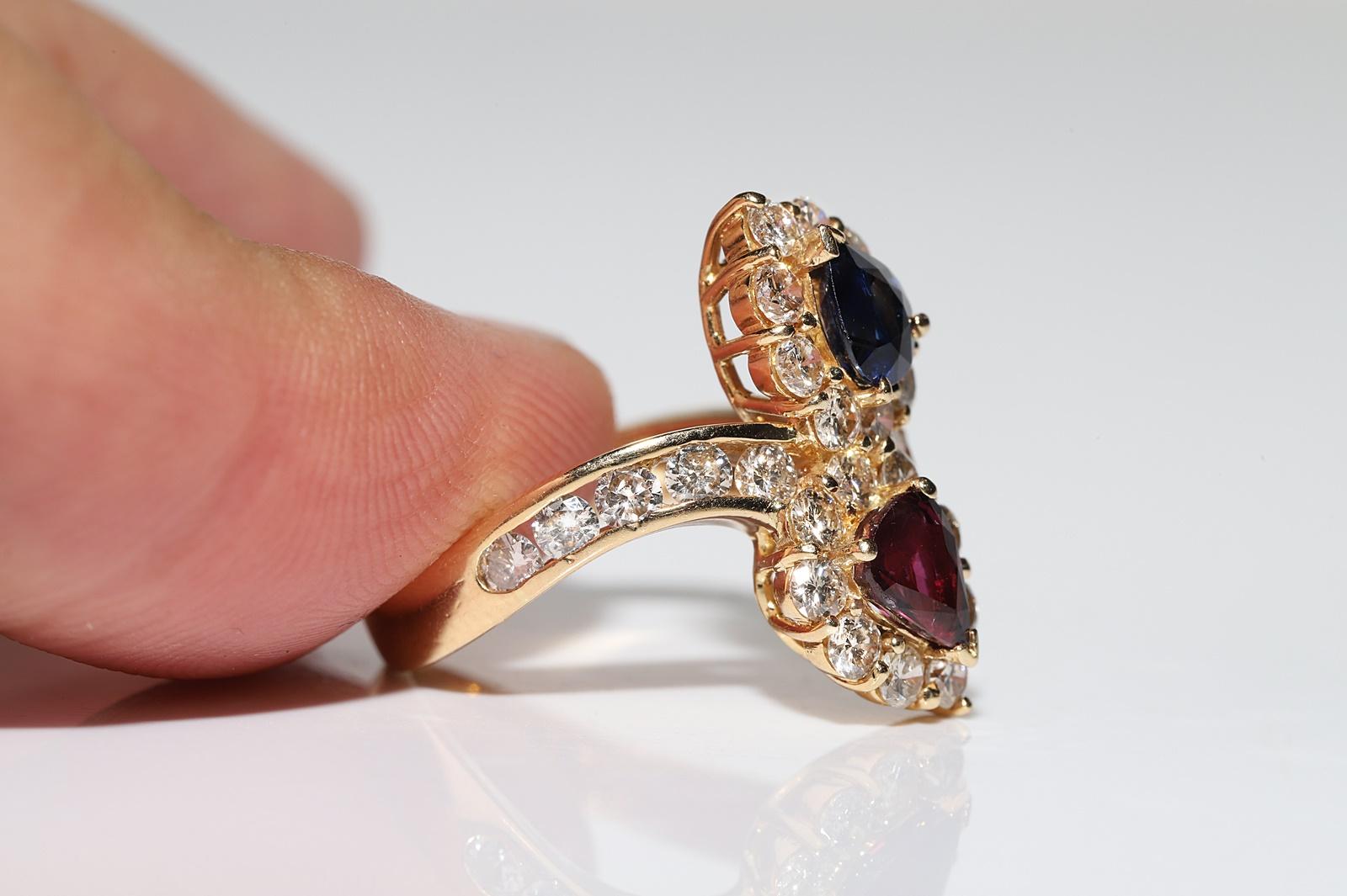 Vintage Circa 1980er Jahre 18k Gold Natürlicher Diamant und Rubin Saphir Dekorierter Ring im Angebot 1