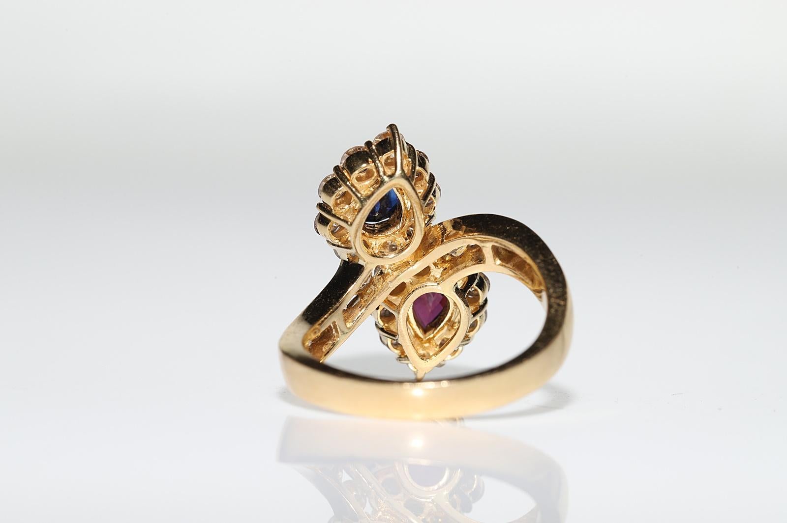 Vintage Circa 1980s 18k Gold Natural Diamond And Ruby Sapphire Decorated Ring  For Sale 3