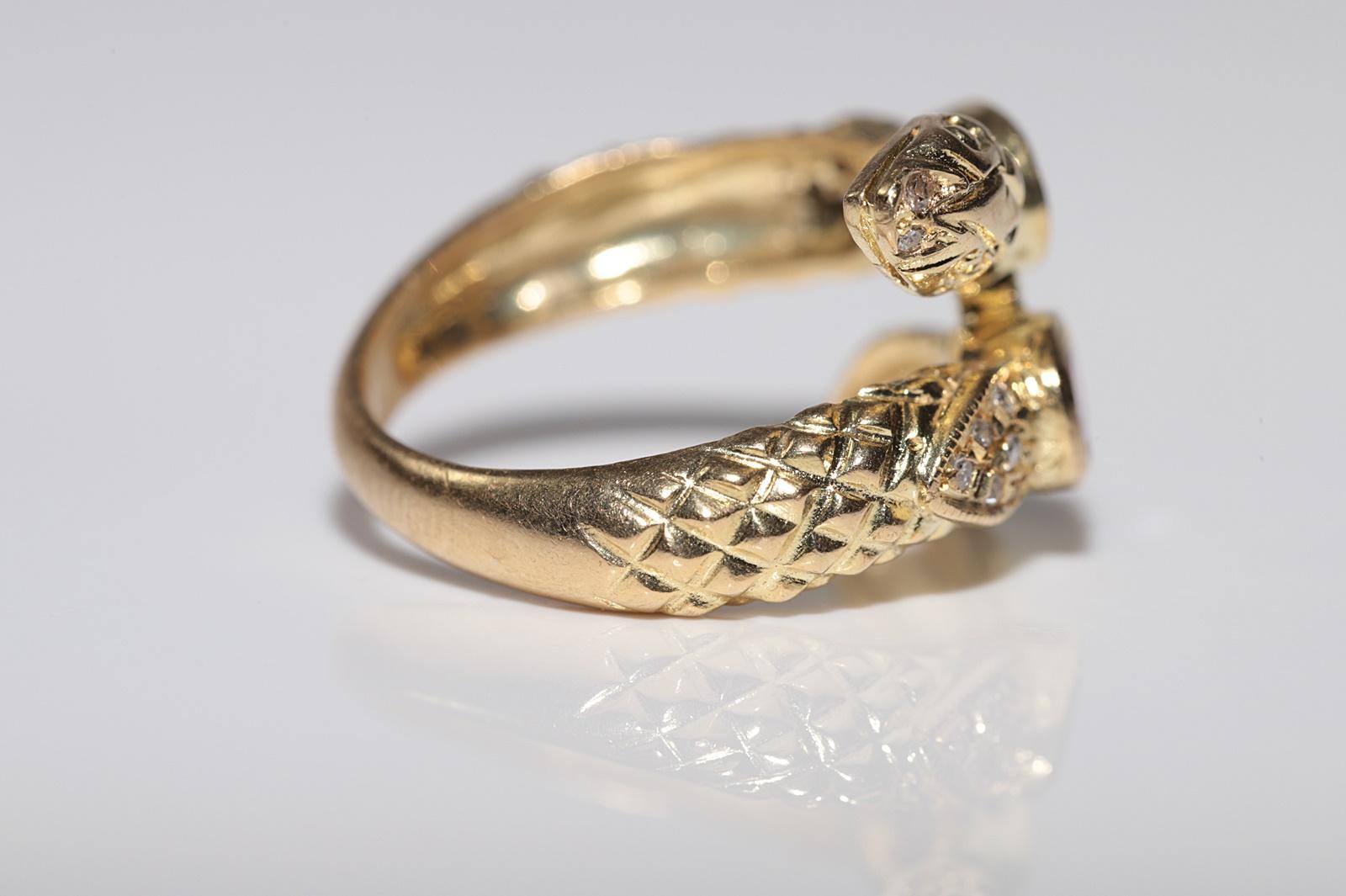 Anello a serpente in oro 18k con diamanti naturali, zaffiri e rubini, vintage CIRCA gli anni '80 In condizioni buone in vendita a Fatih/İstanbul, 34
