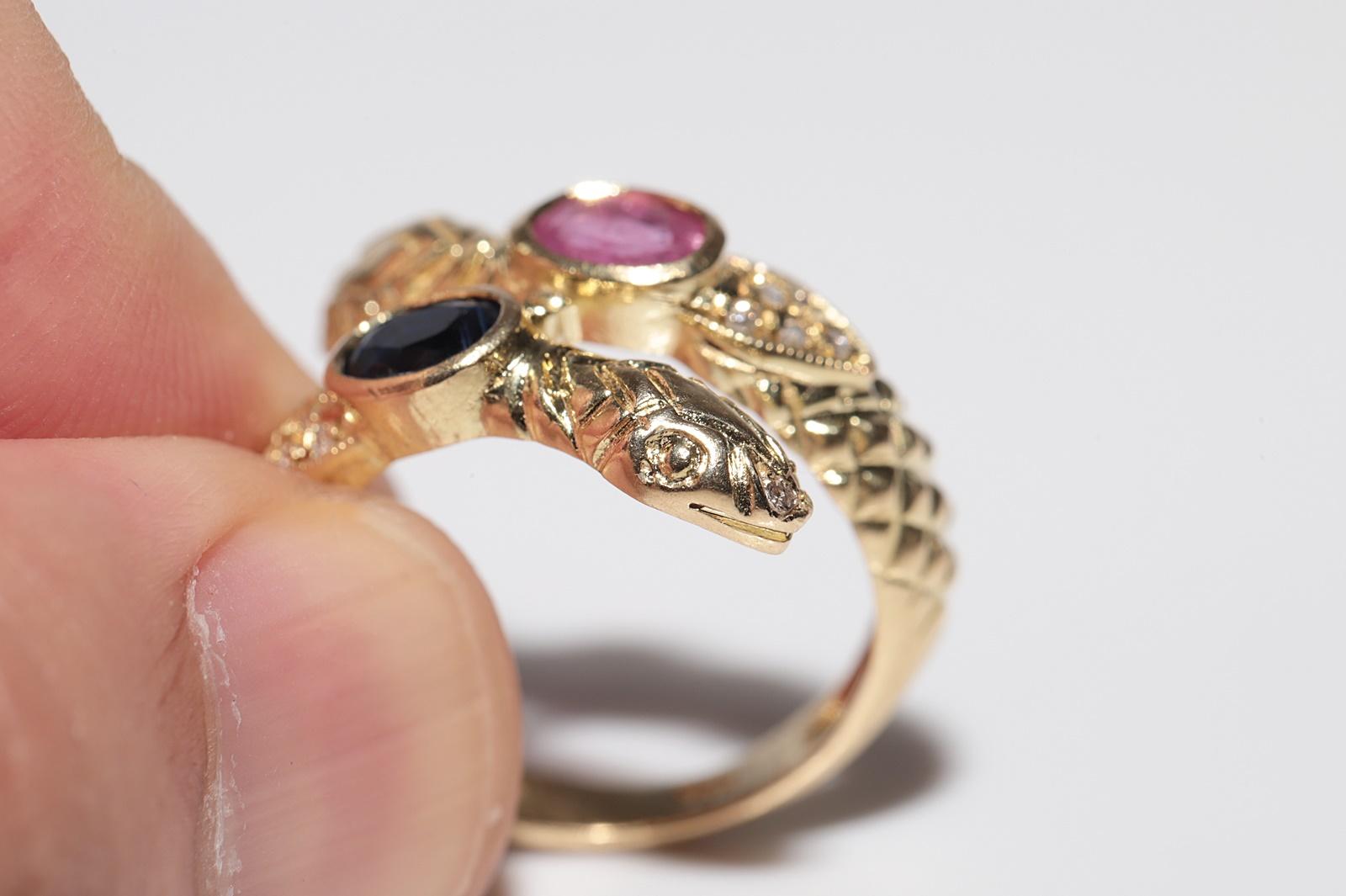 Anello a serpente in oro 18k con diamanti naturali, zaffiri e rubini, vintage CIRCA gli anni '80 in vendita 1