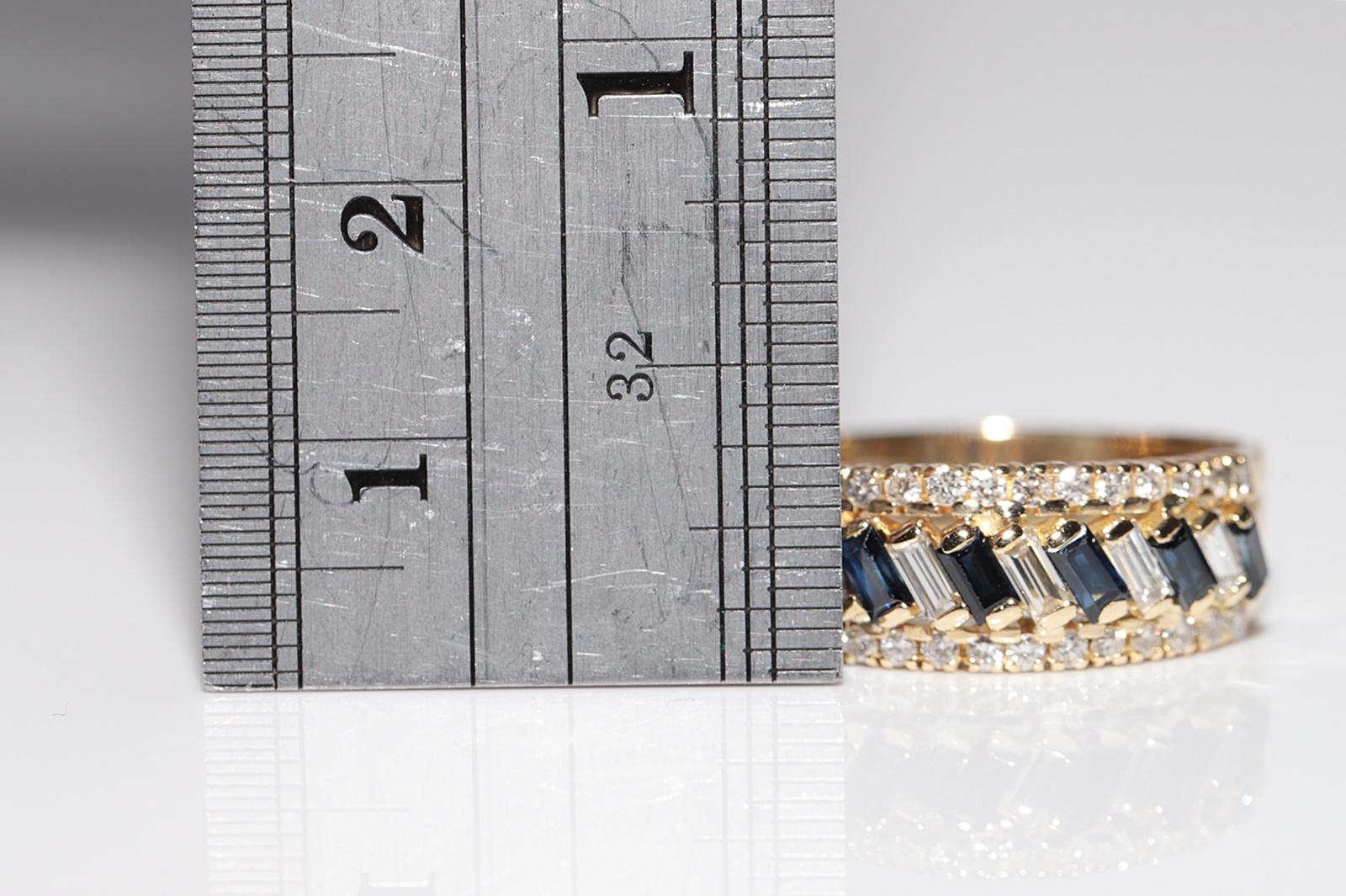 Vintage Circa 1980s 18k Gold Natural Diamond And Sapphire Band Ring For Sale 4