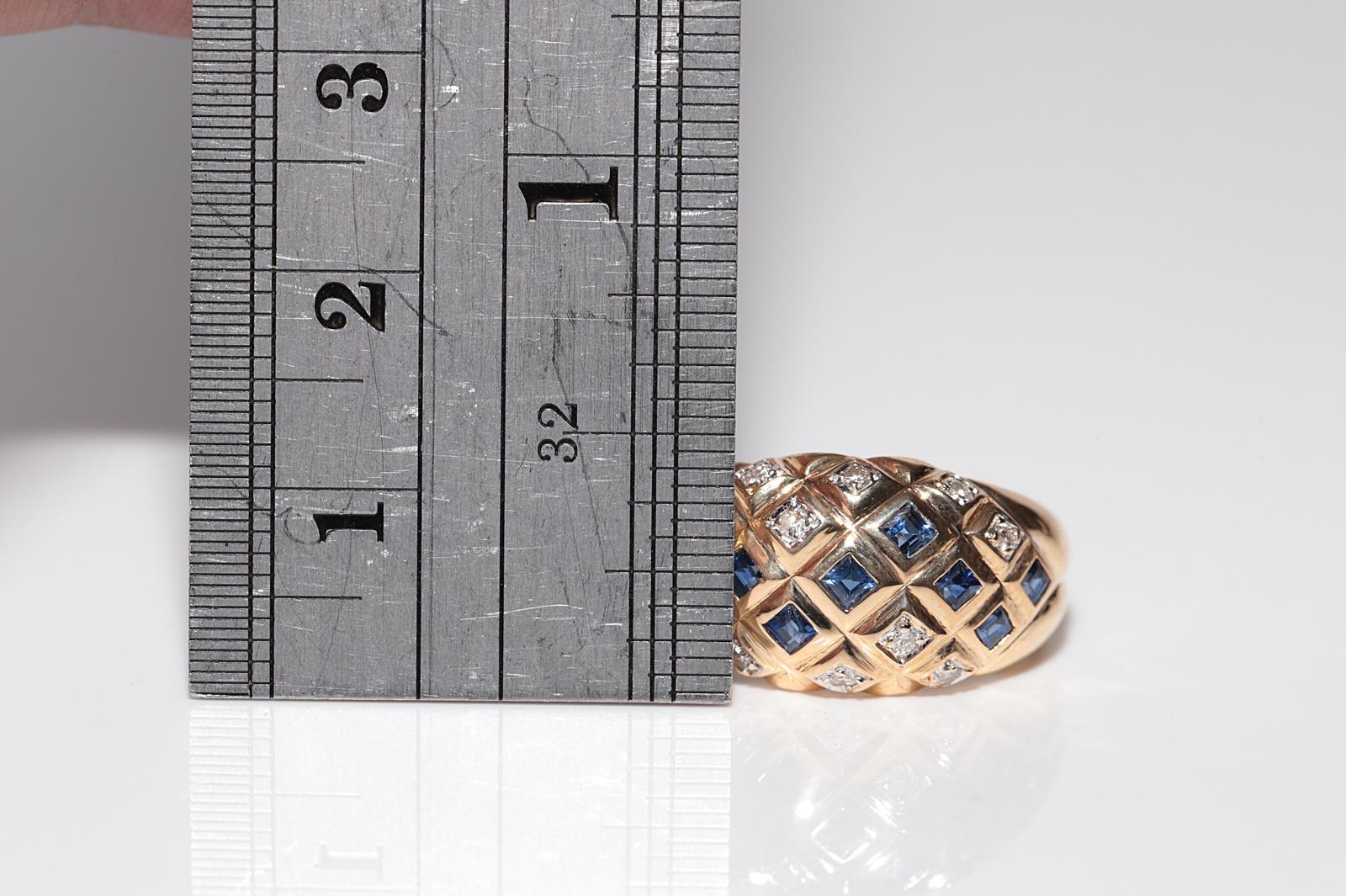 Vintage Circa 1980s 18k Gold Natural Diamond And Sapphire Band Ring For Sale 4