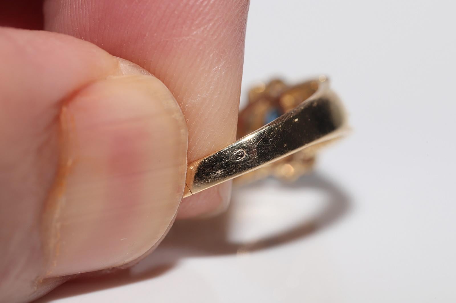 Vintage Circa 1980s 18k Gold Natural Diamond And Sapphire Cocktail Ring For Sale 4