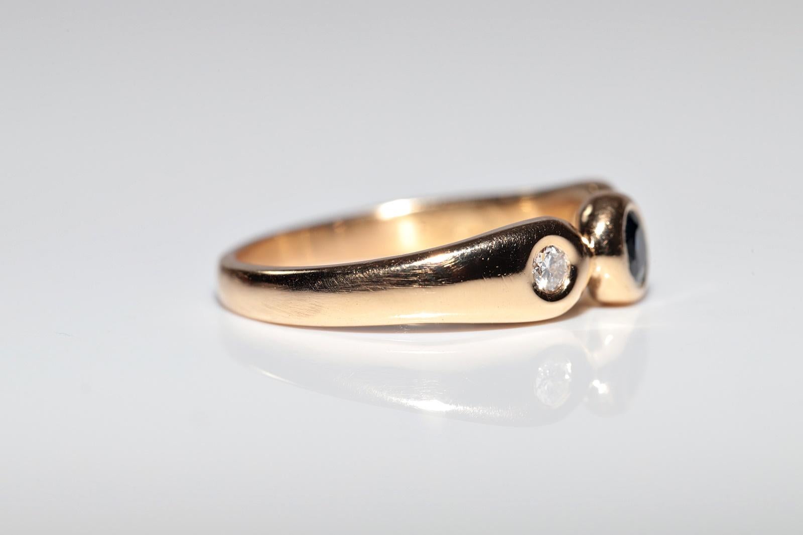Vintage Circa 1980s 18k Gold Natural Diamond And Sapphire Decorated Band Ring In Good Condition For Sale In Fatih/İstanbul, 34