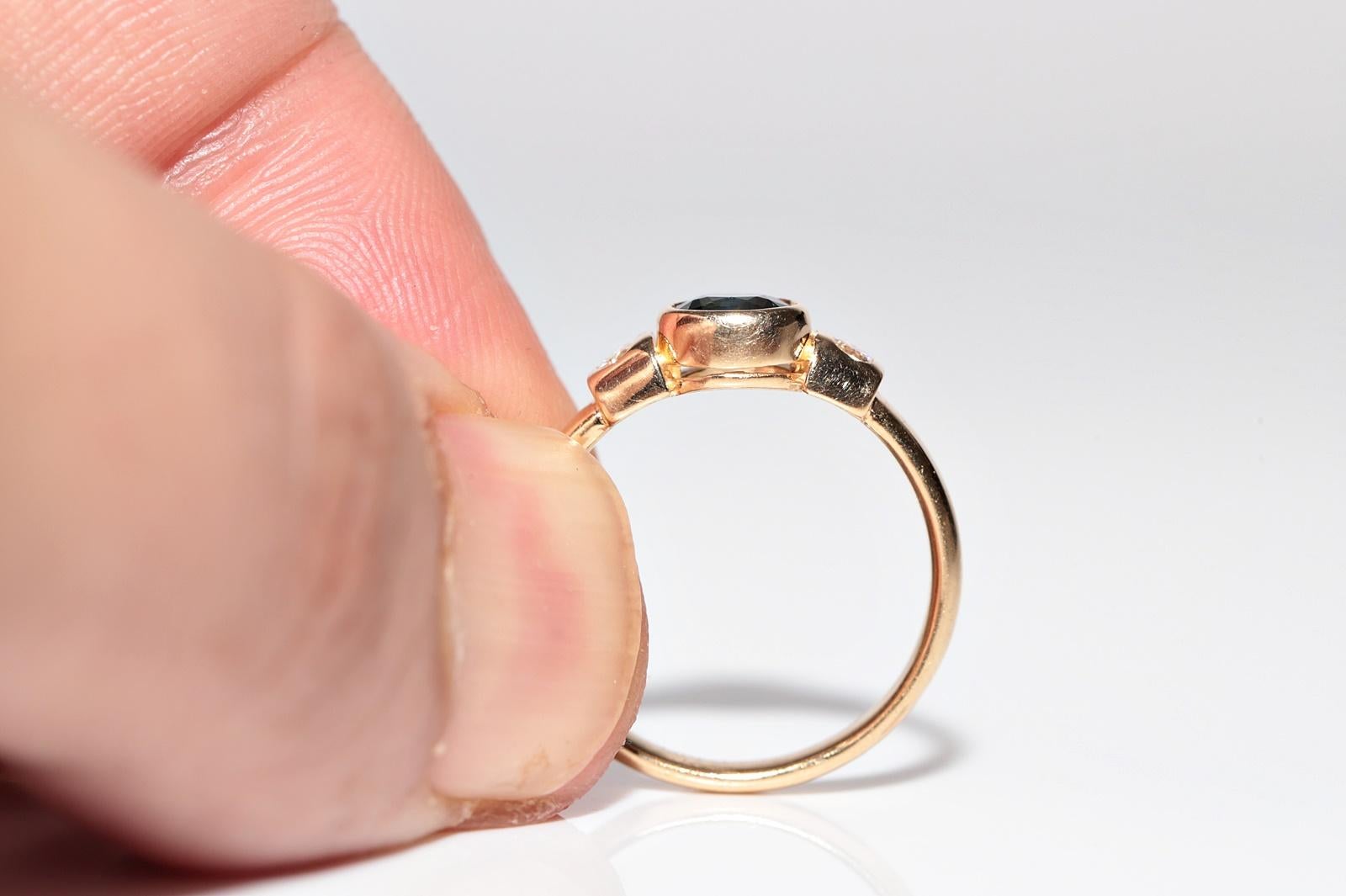 Vintage Circa 1980er Jahre 18k Gold Natürlicher Diamant und Saphir Dekorierter Ring im Angebot 1