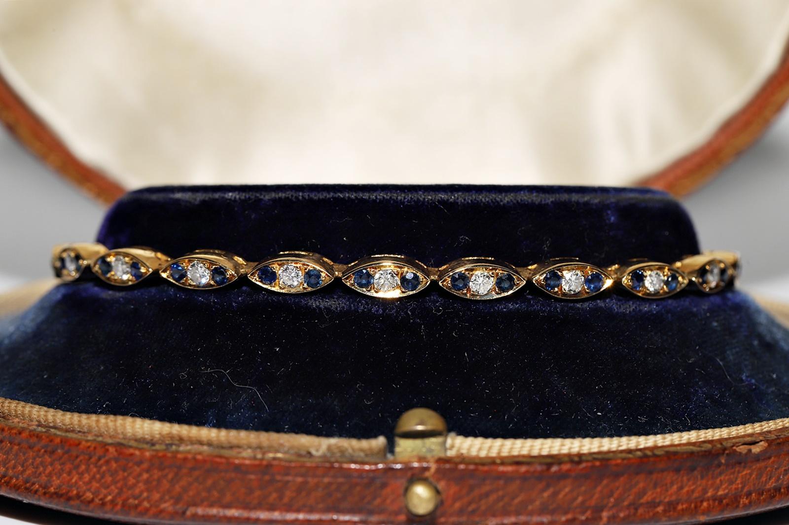Retro Vintage Circa 1980s 18k Gold Natural Diamond And Sapphire Decorated Bracelet For Sale