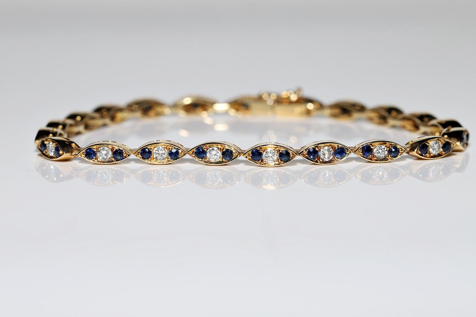 Vintage Circa 1980s 18k Gold Natural Diamond And Sapphire Decorated Bracelet In Good Condition For Sale In Fatih/İstanbul, 34