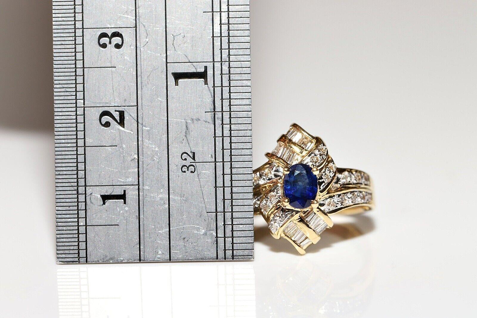 Vintage Circa 1980er Jahre 18k Gold Natürlicher Diamant und Saphir Dekorierter Navette Ring im Angebot 6
