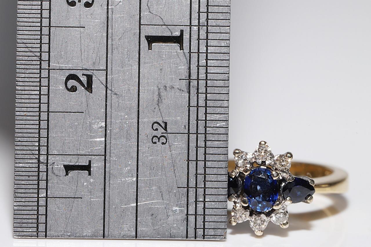 Vintage Circa 1980s 18k Gold Natural Diamond And Sapphire Decorated Ring For Sale 4