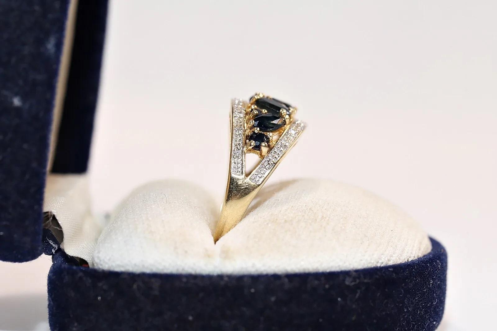 Vintage Circa 1980er Jahre 18k Gold Natürlicher Diamant und Saphir Dekorierter Ring  im Angebot 5