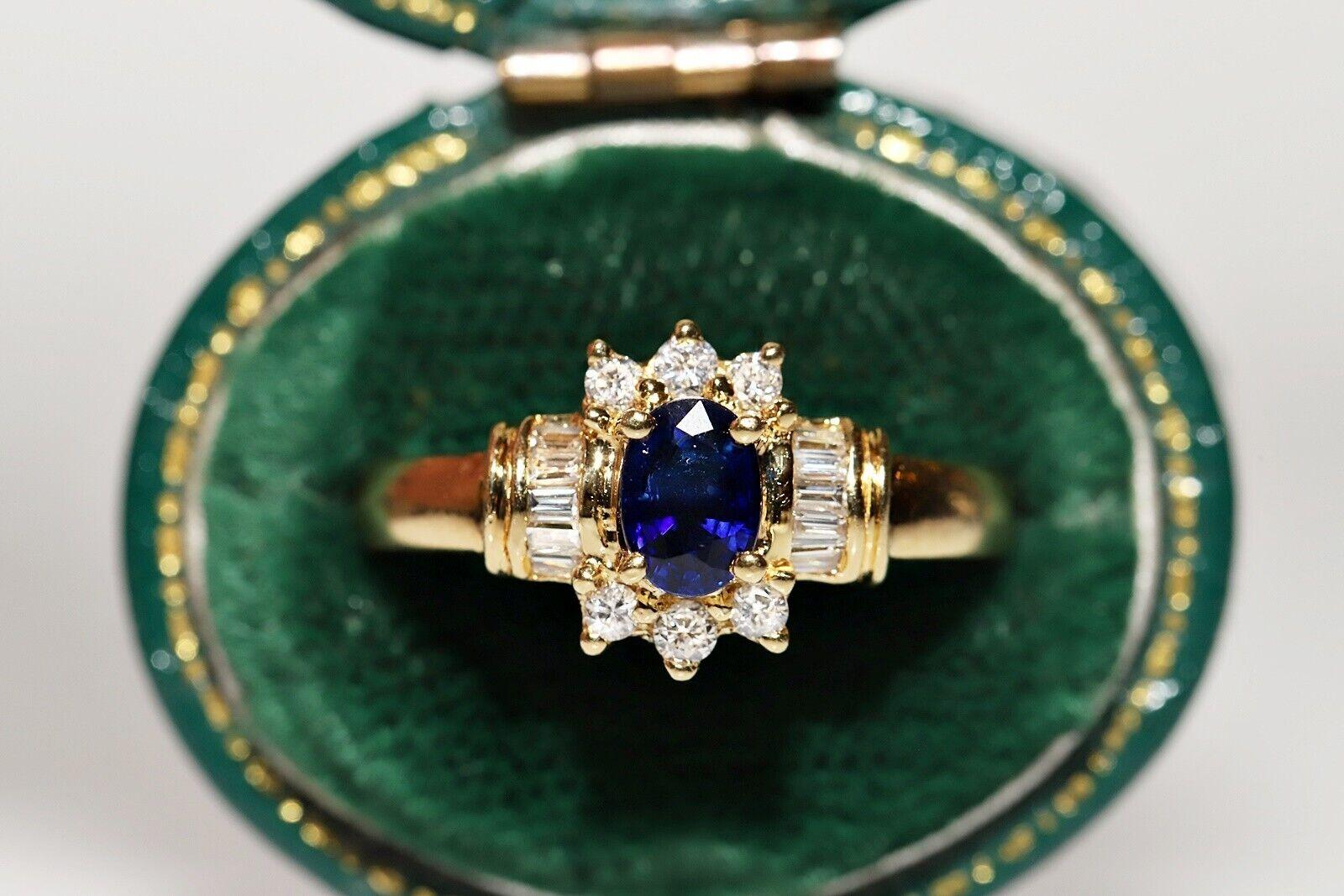 Vintage Circa 1980s 18k Gold Natural Diamond And Sapphire Decorated Ring For Sale 5