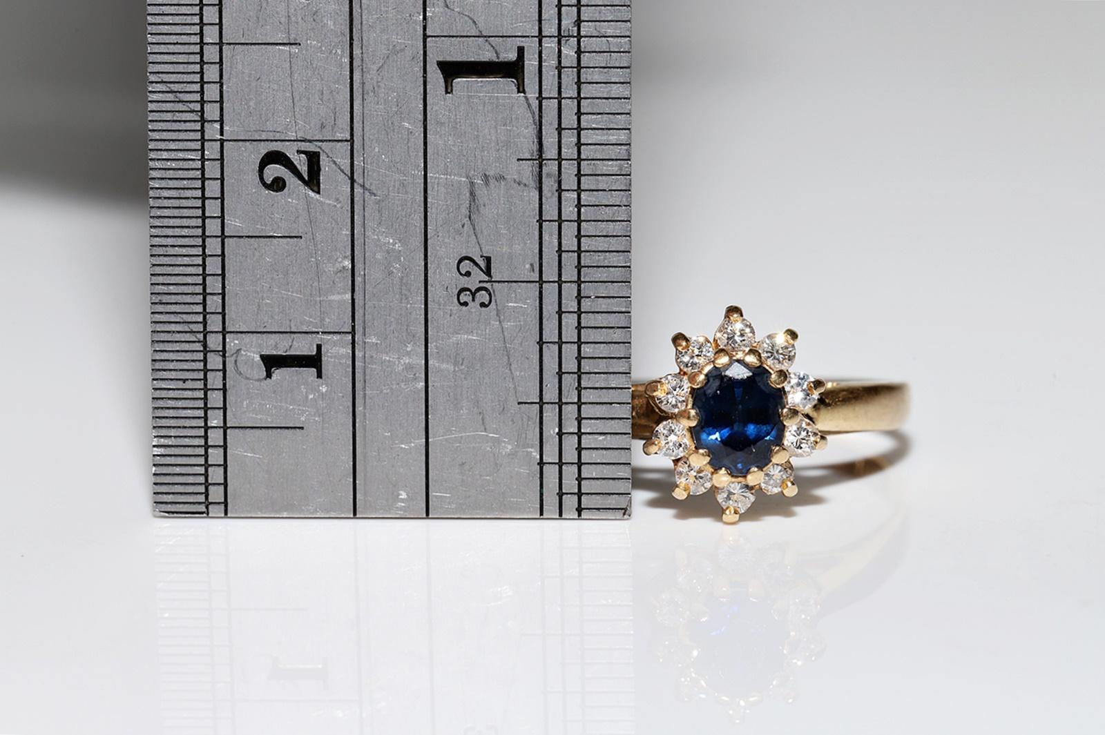 Vintage Circa 1980s 18k Gold Natural Diamond And Sapphire Decorated Ring  For Sale 6