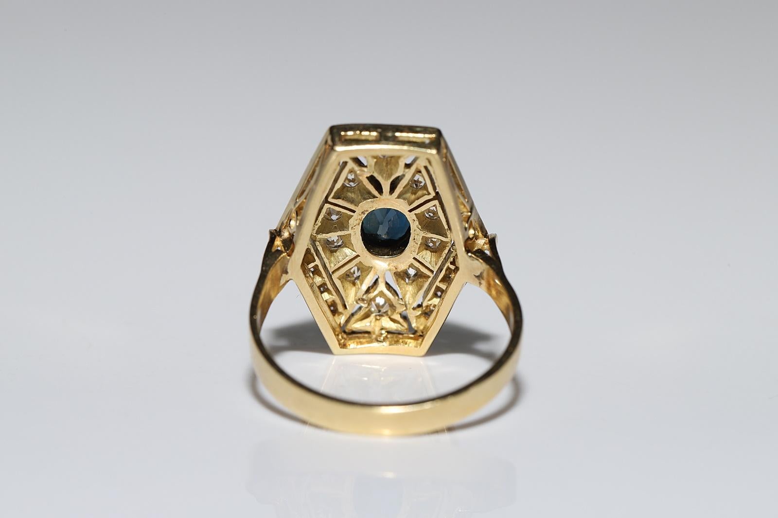 Vintage Circa 1980s 18k Gold Natural Diamond And Sapphire Decorated Ring For Sale 9
