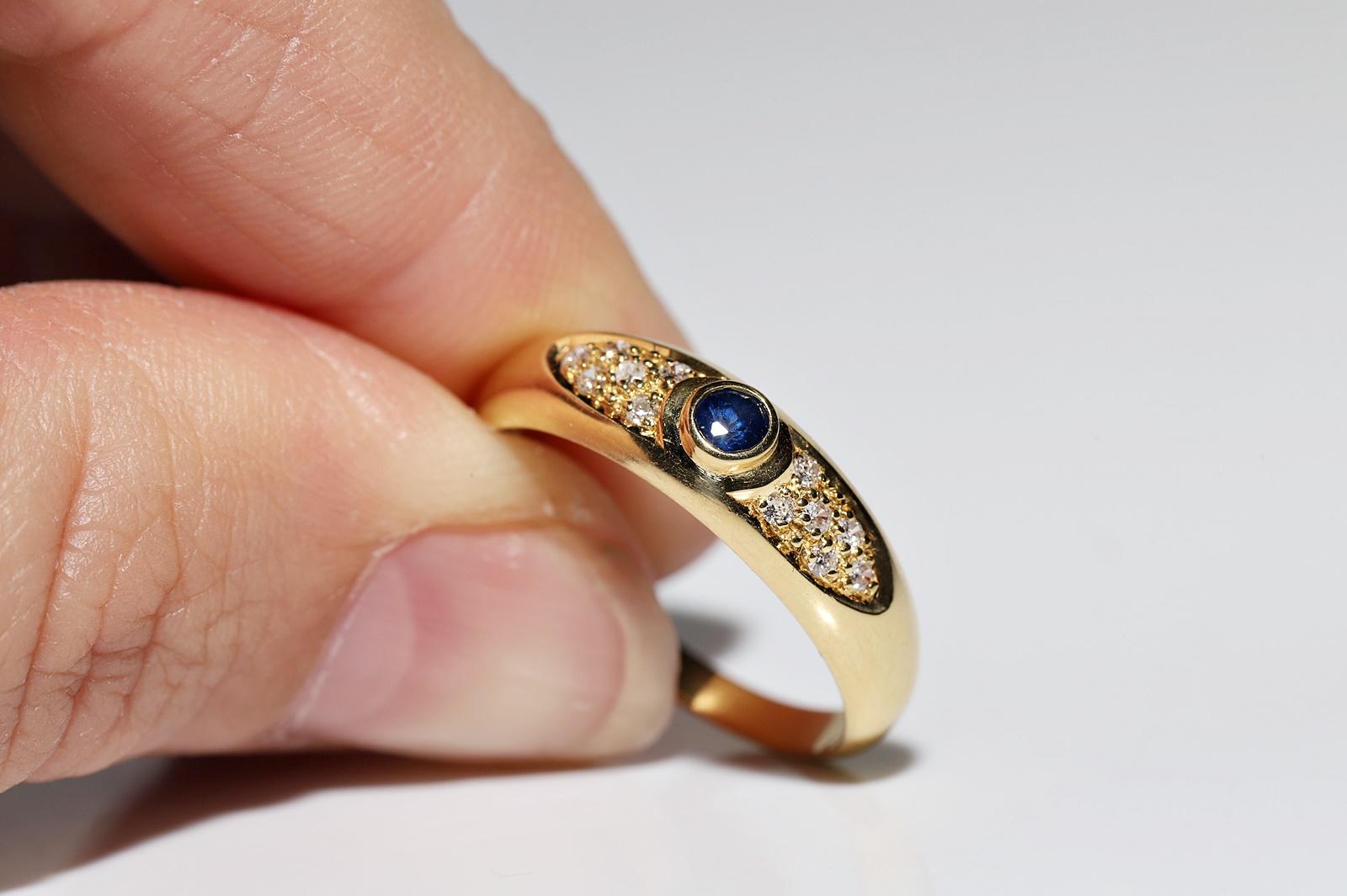 Vintage Circa 1980s 18k Gold Natural Diamond And Sapphire Decorated Ring For Sale 10