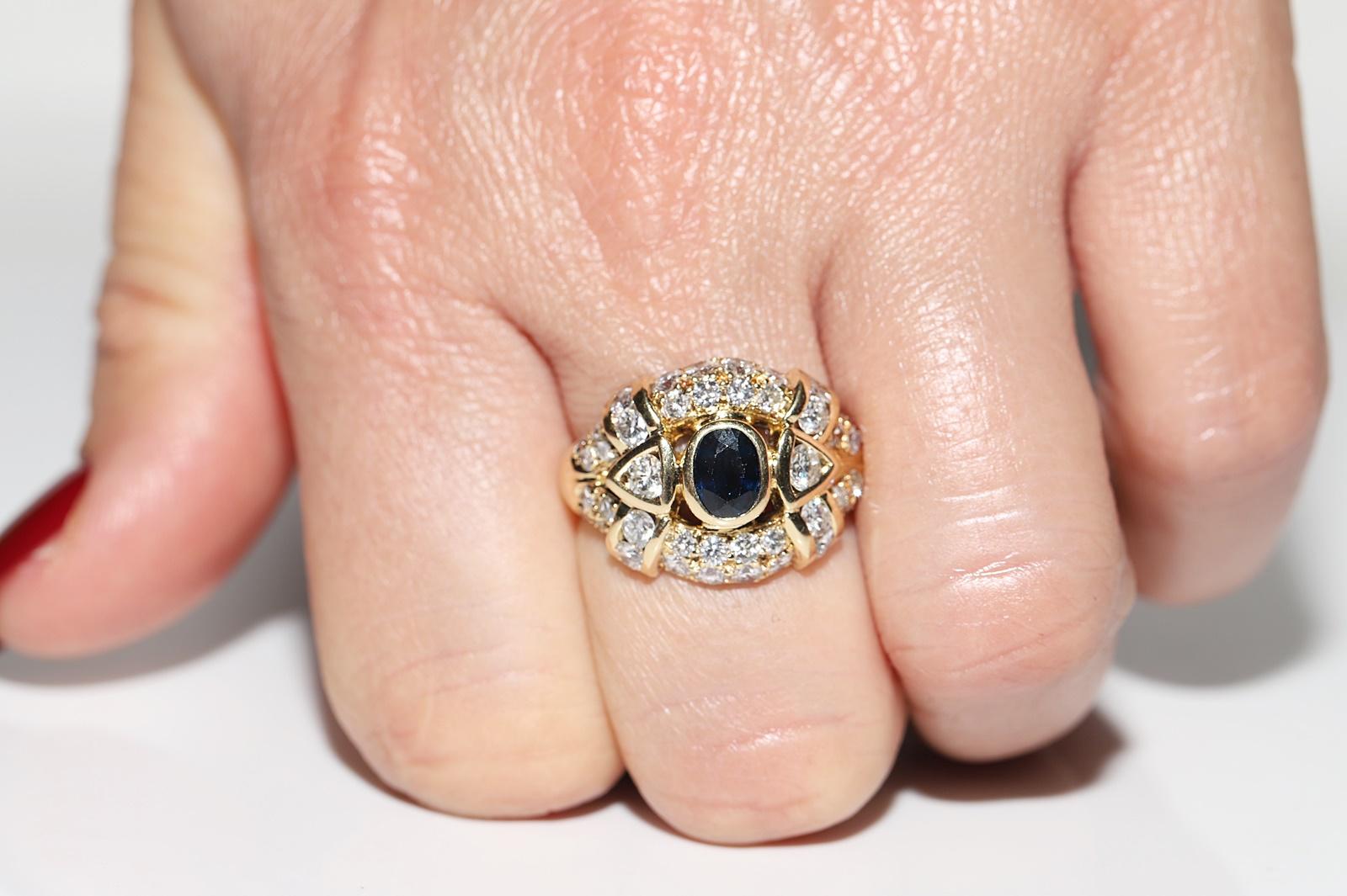 Vintage Circa 1980s 18k Gold Natural Diamond And Sapphire Decorated Ring For Sale 9