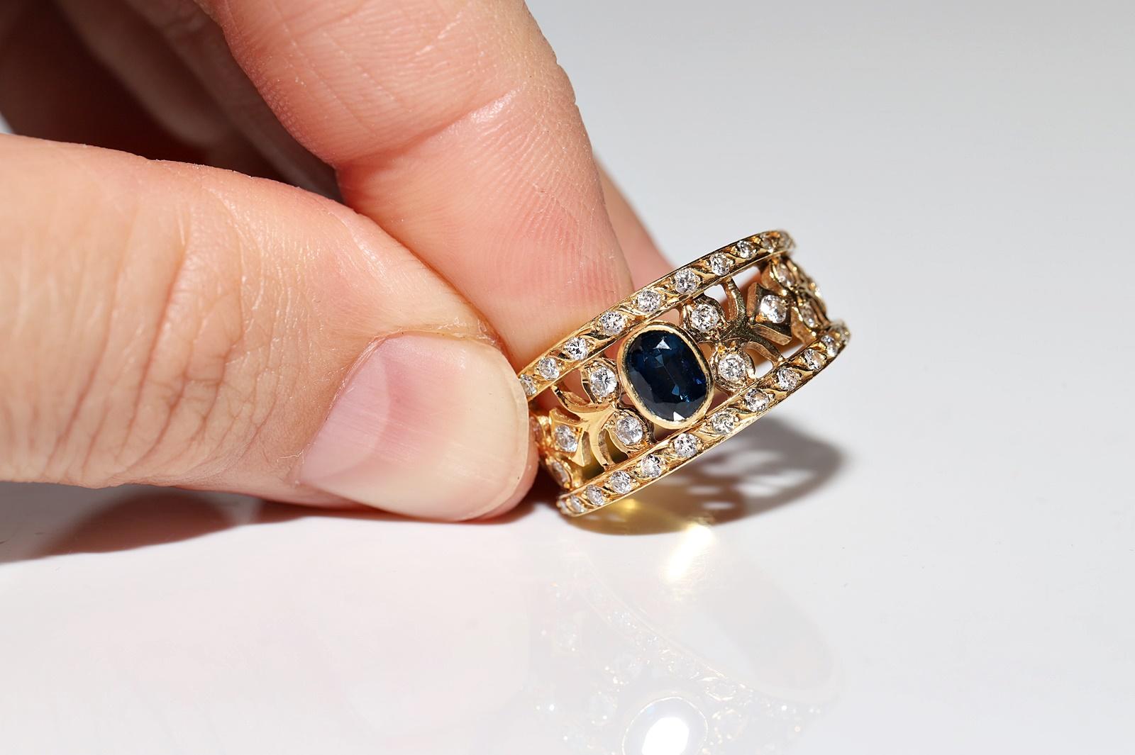 Vintage Circa 1980s 18k Gold Natural Diamond And Sapphire Decorated Ring  For Sale 9