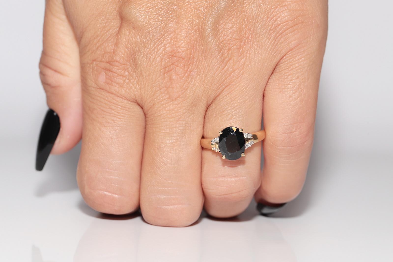 Vintage Circa 1980s 18k Gold Natural Diamond And Sapphire Decorated Ring For Sale 9