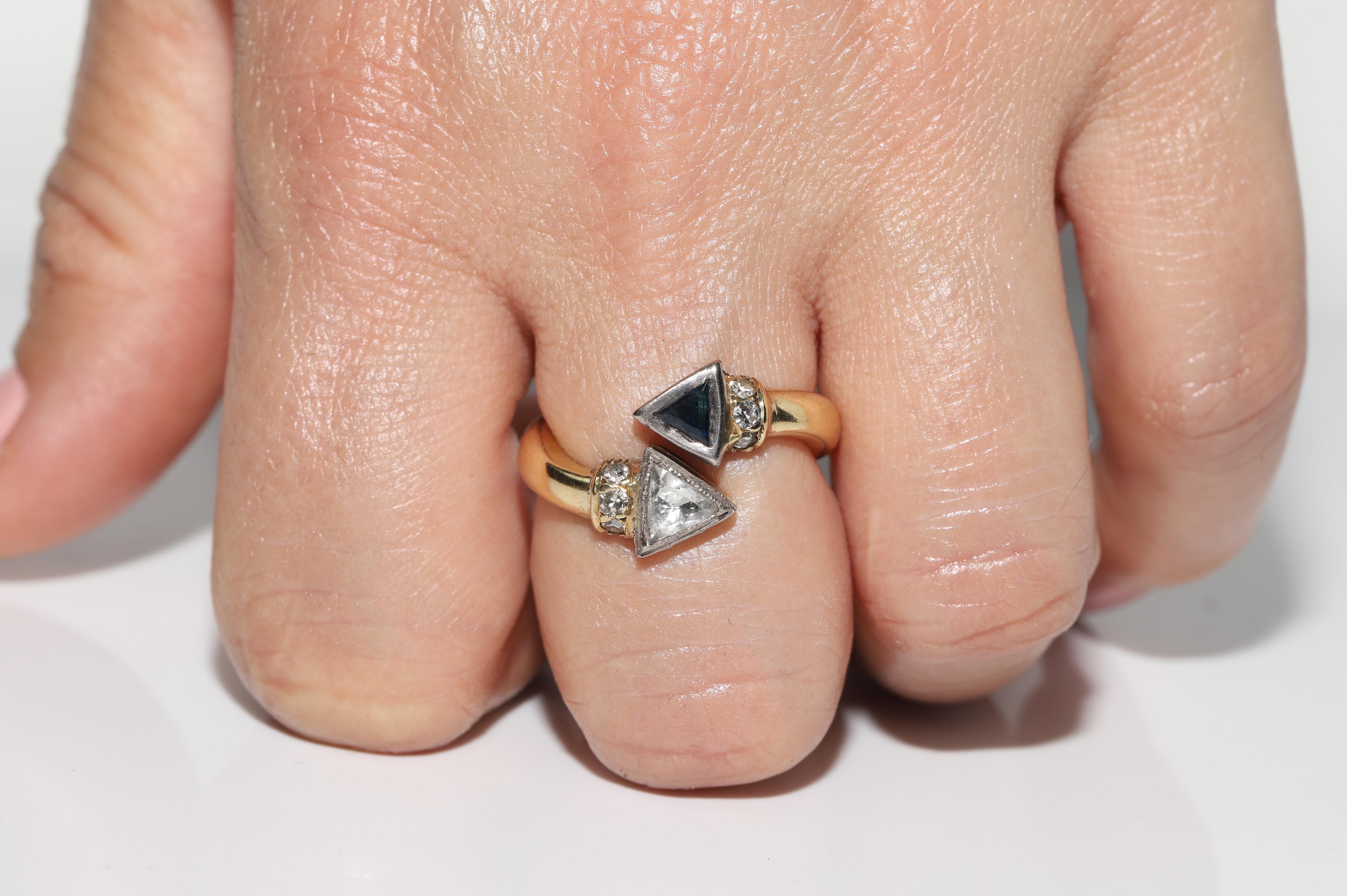 Vintage Circa 1980s 18k Gold Natural Diamond And Sapphire Decorated Ring For Sale 10