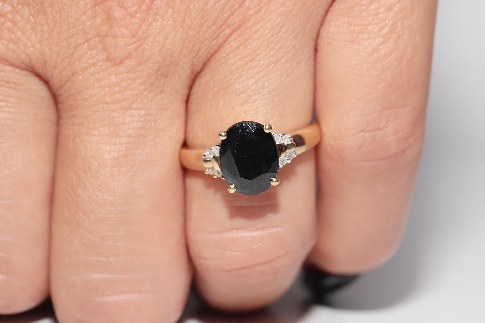 Vintage Circa 1980s 18k Gold Natural Diamond And Sapphire Decorated Ring For Sale 10