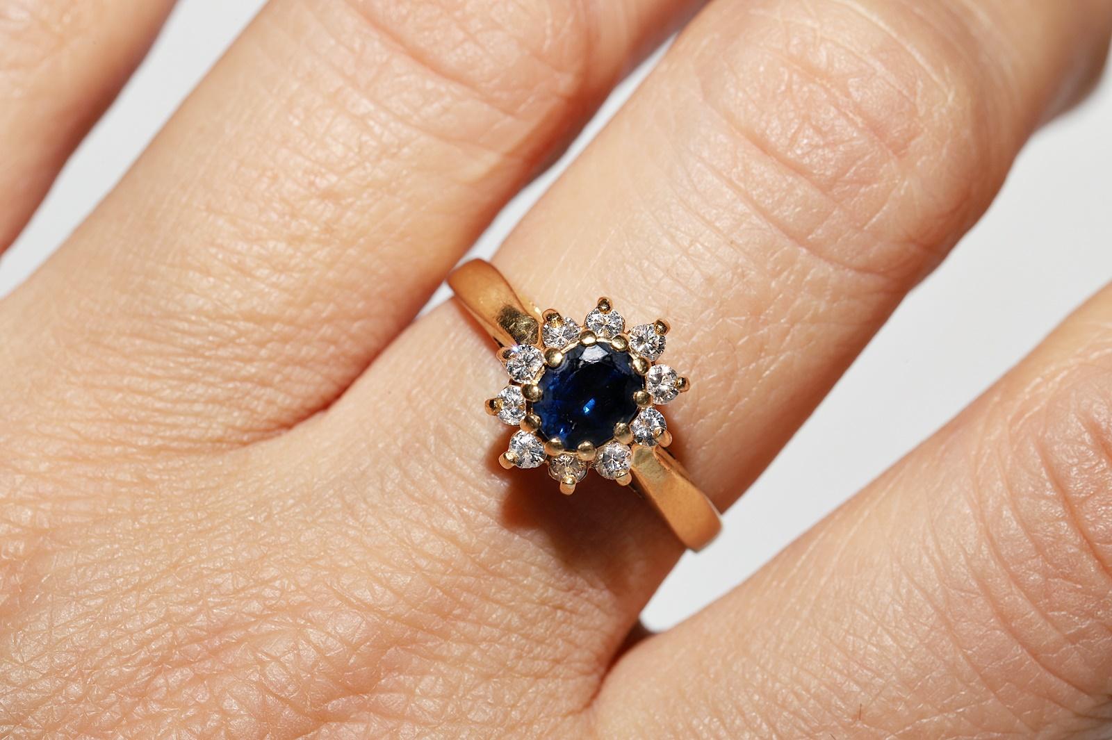 Vintage Circa 1980s 18k Gold Natural Diamond And Sapphire Decorated Ring  For Sale 11