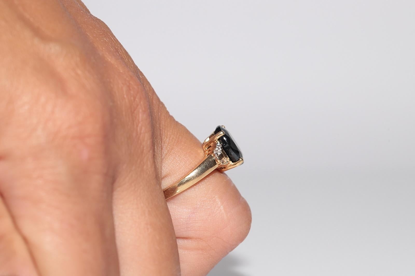 Vintage Circa 1980s 18k Gold Natural Diamond And Sapphire Decorated Ring For Sale 11
