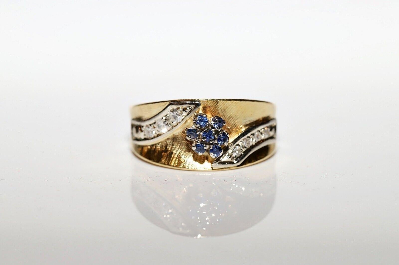 In sehr gutem Zustand.
Das Gesamtgewicht beträgt 5.8 Gramm.
Diamant ist absolut  0,20 Karat.
Der Diamant hat  Farbe G-H und Reinheit vs-vvs.
Der Saphir hat insgesamt 0,12 Karat.
Ringgröße ist US 6.5 
Wir können jede Größe herstellen.
Bitte