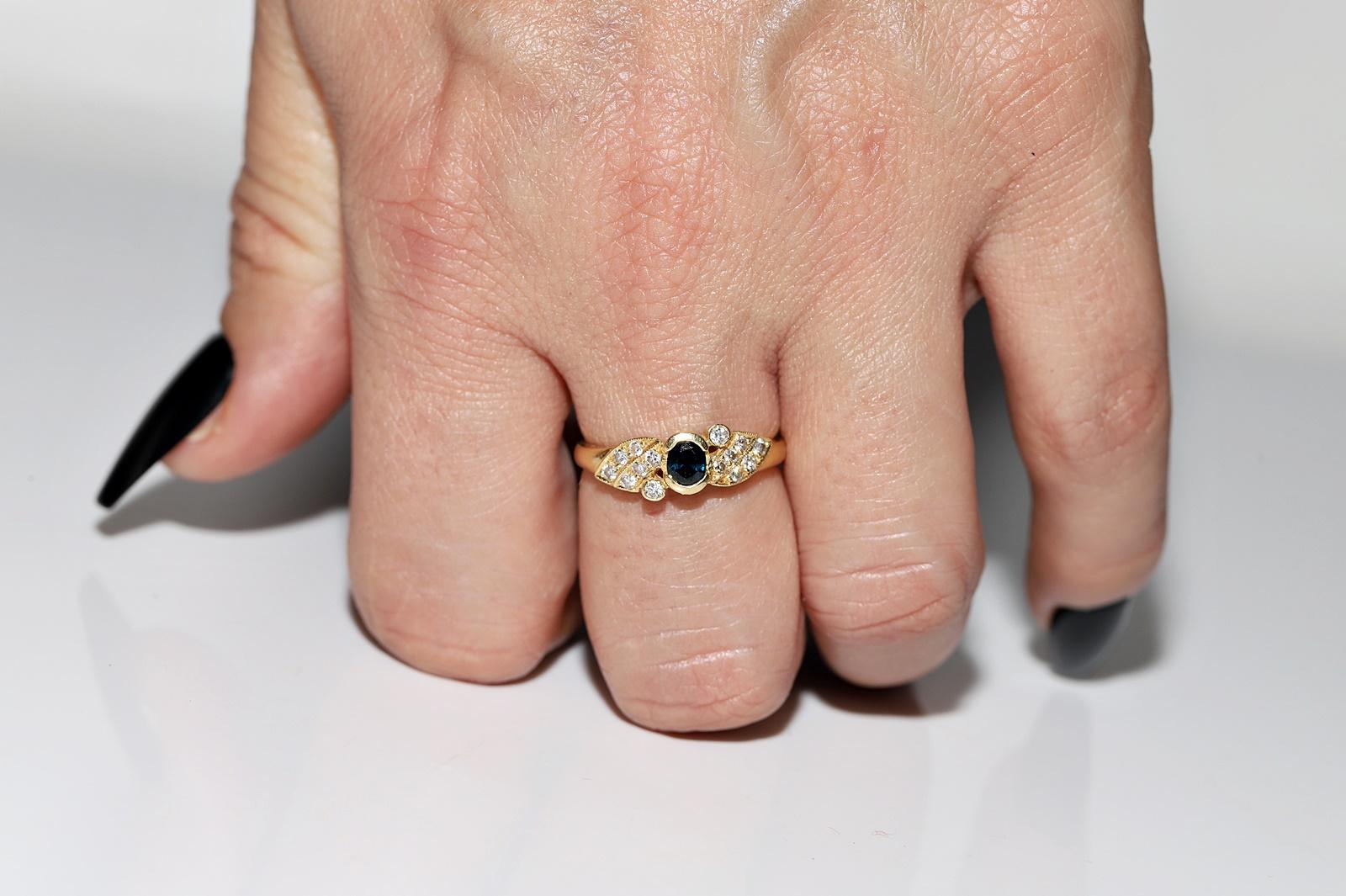 In sehr gutem Zustand.
Das Gesamtgewicht beträgt 3.2 Gramm.
Insgesamt ist Diamant 0,30 ct.
Der Diamant hat die Farbe H und die Reinheit vvs-vs-s1.
Insgesamt ist Saphir 0,25 ct.
Ringgröße ist US 6.5 (Wir bieten kostenlose Größenänderung)
Wir können