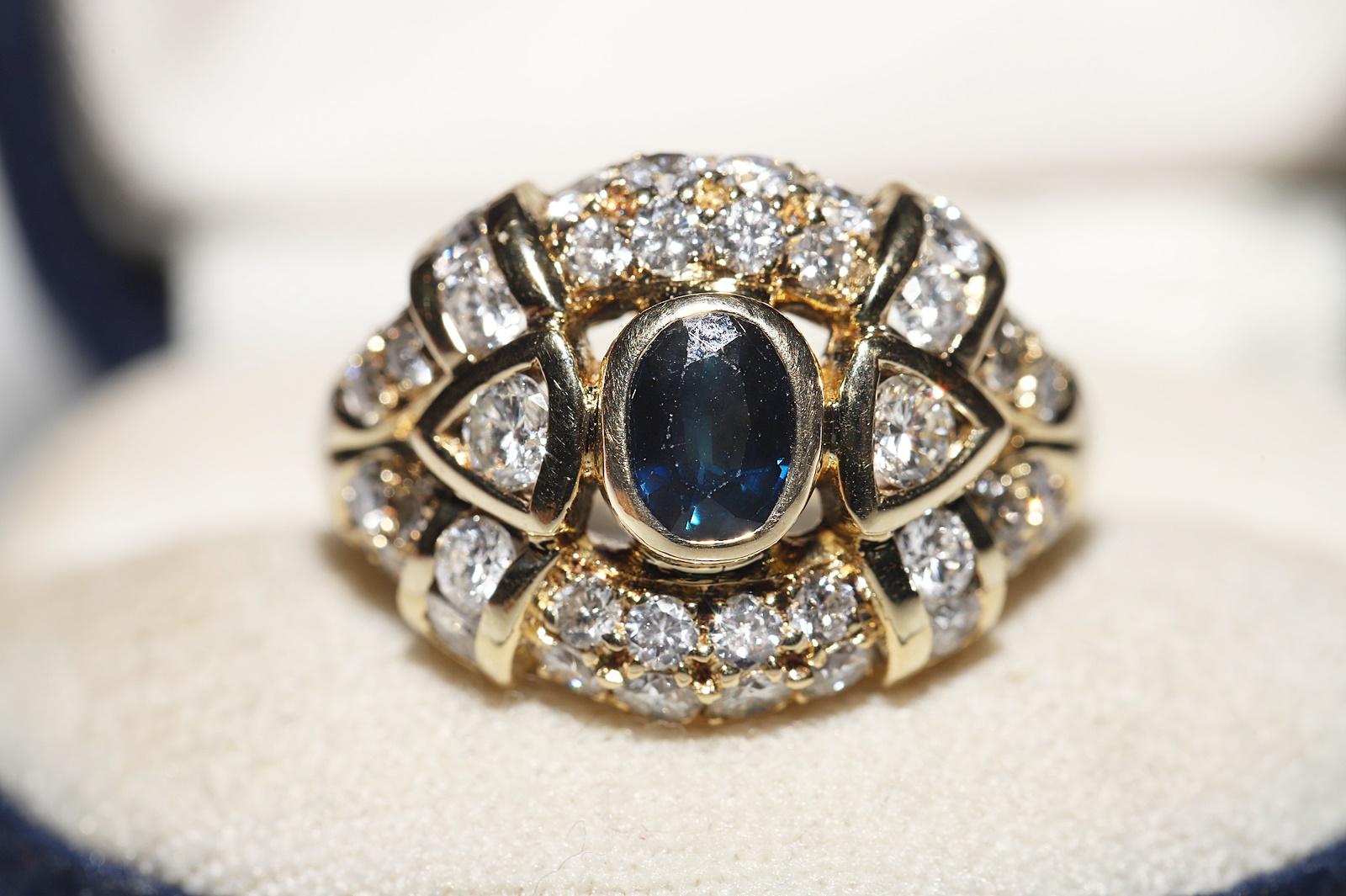 
In sehr gutem Zustand.
Das Gesamtgewicht beträgt 8.6 Gramm.
Insgesamt ist der Diamant 1,80 ct.
Der Diamant hat F-G Farbe und vvs-vs Klarheit.
Insgesamt ist Saphir 0,70 ct.
Ringgröße ist US 7 
Wir können jede Größe herstellen.
Die Box ist nicht