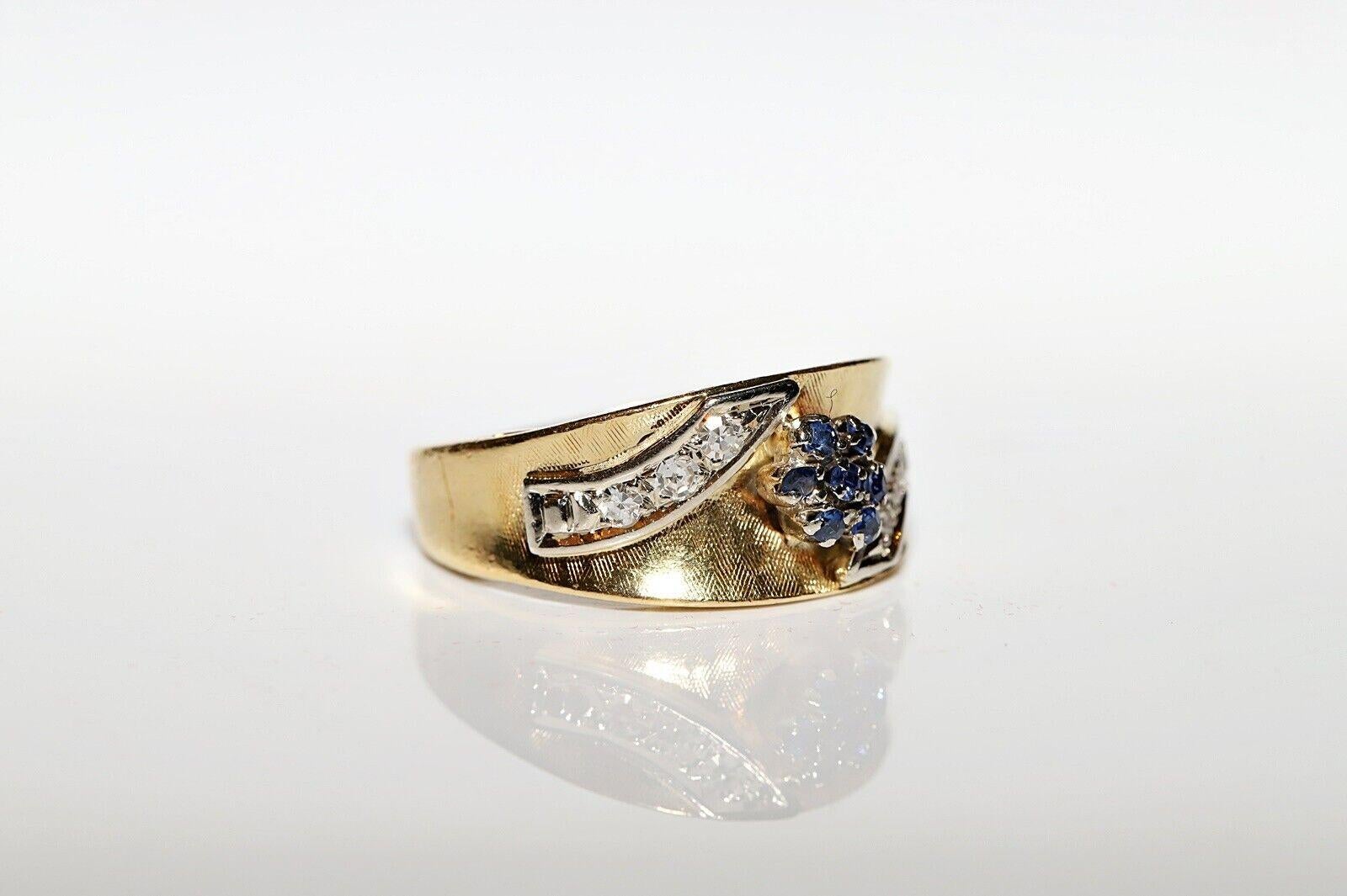 Retro Vintage Circa 1980s 18k Gold Natural Diamond And Sapphire Decorated Ring For Sale