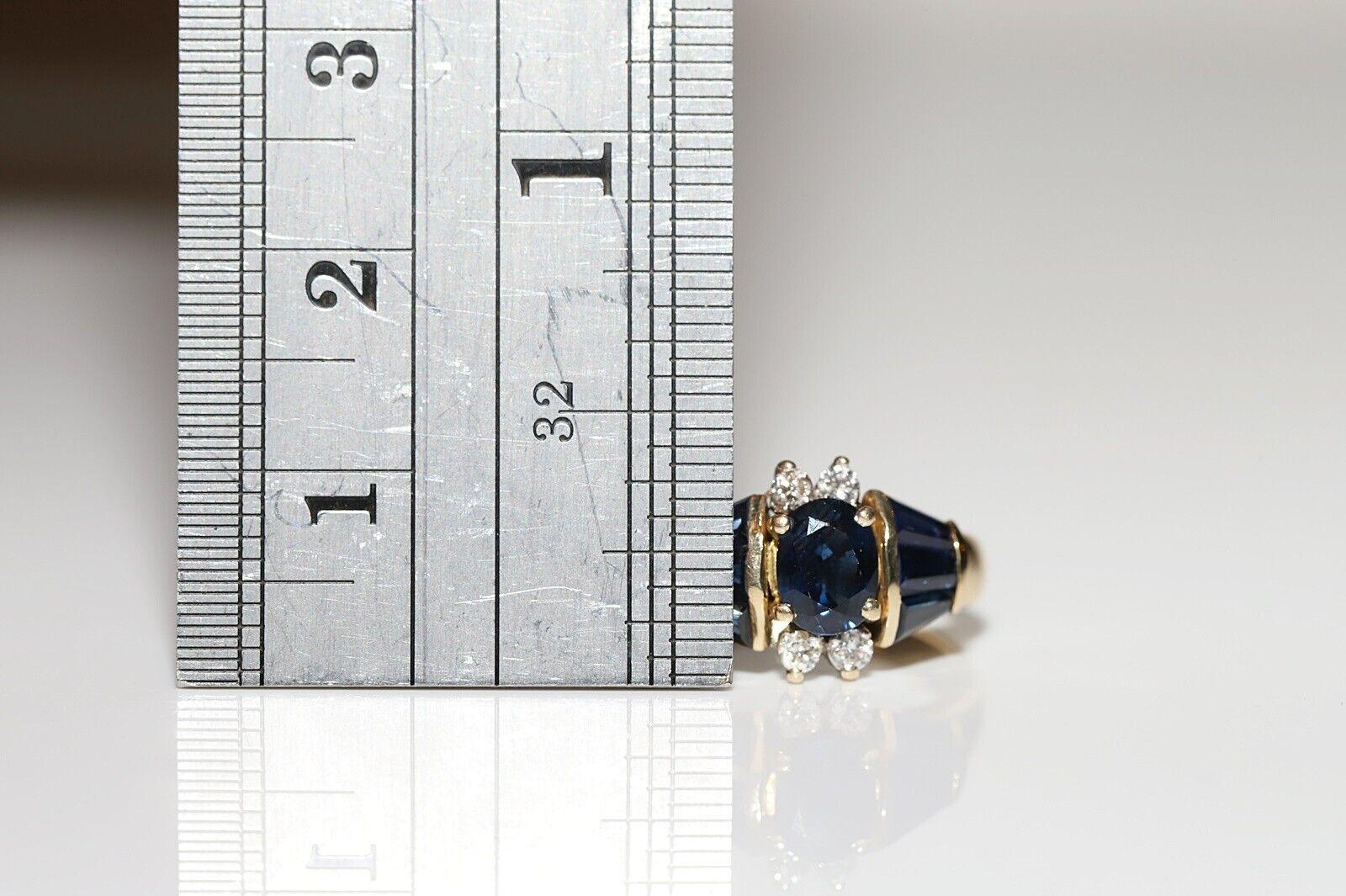 Retro Vintage Circa 1980s 18k Gold Natural Diamond And Sapphire Decorated Ring  For Sale