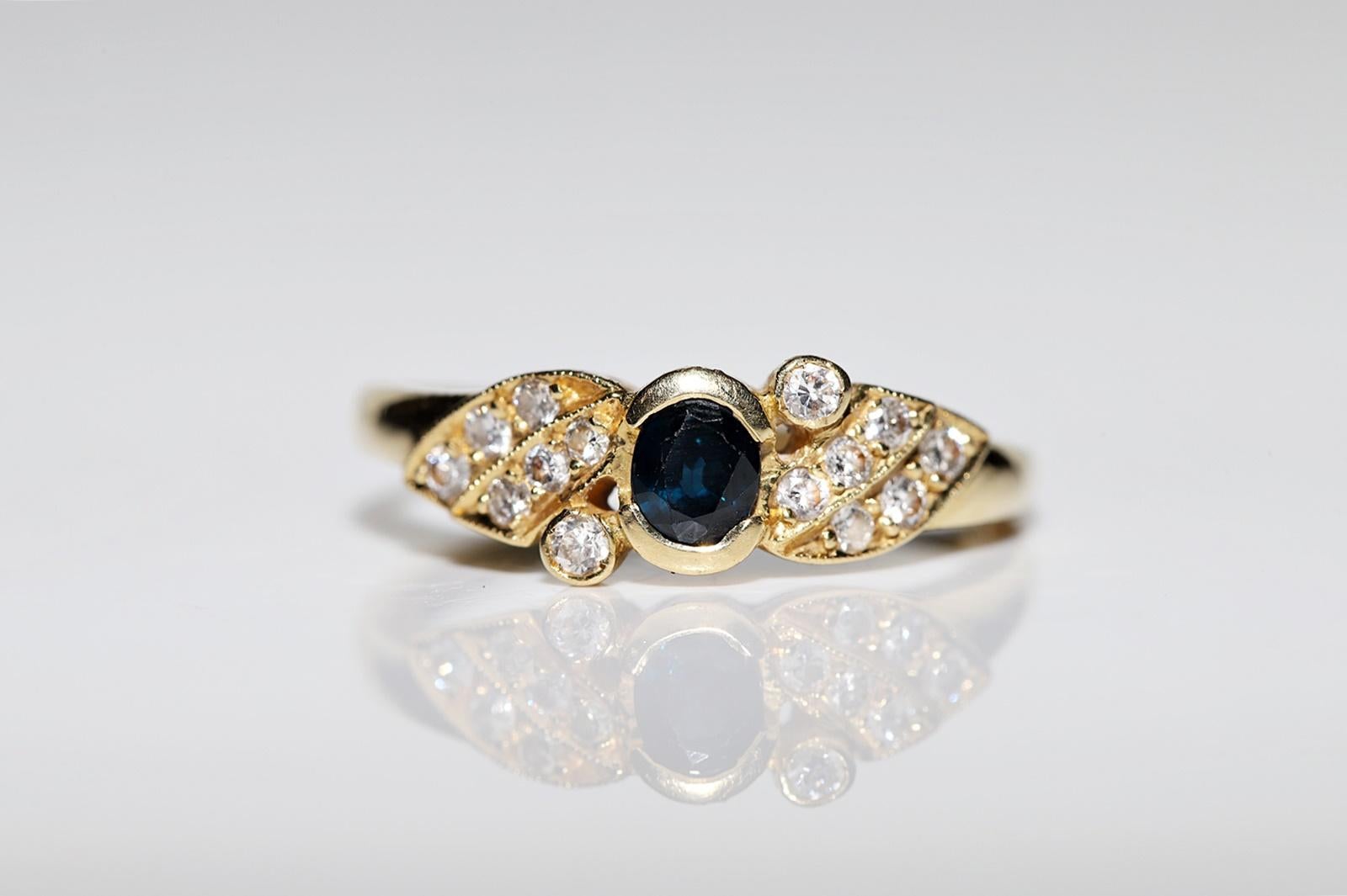 Women's Vintage Circa 1980s 18k Gold Natural Diamond And Sapphire Decorated Ring For Sale