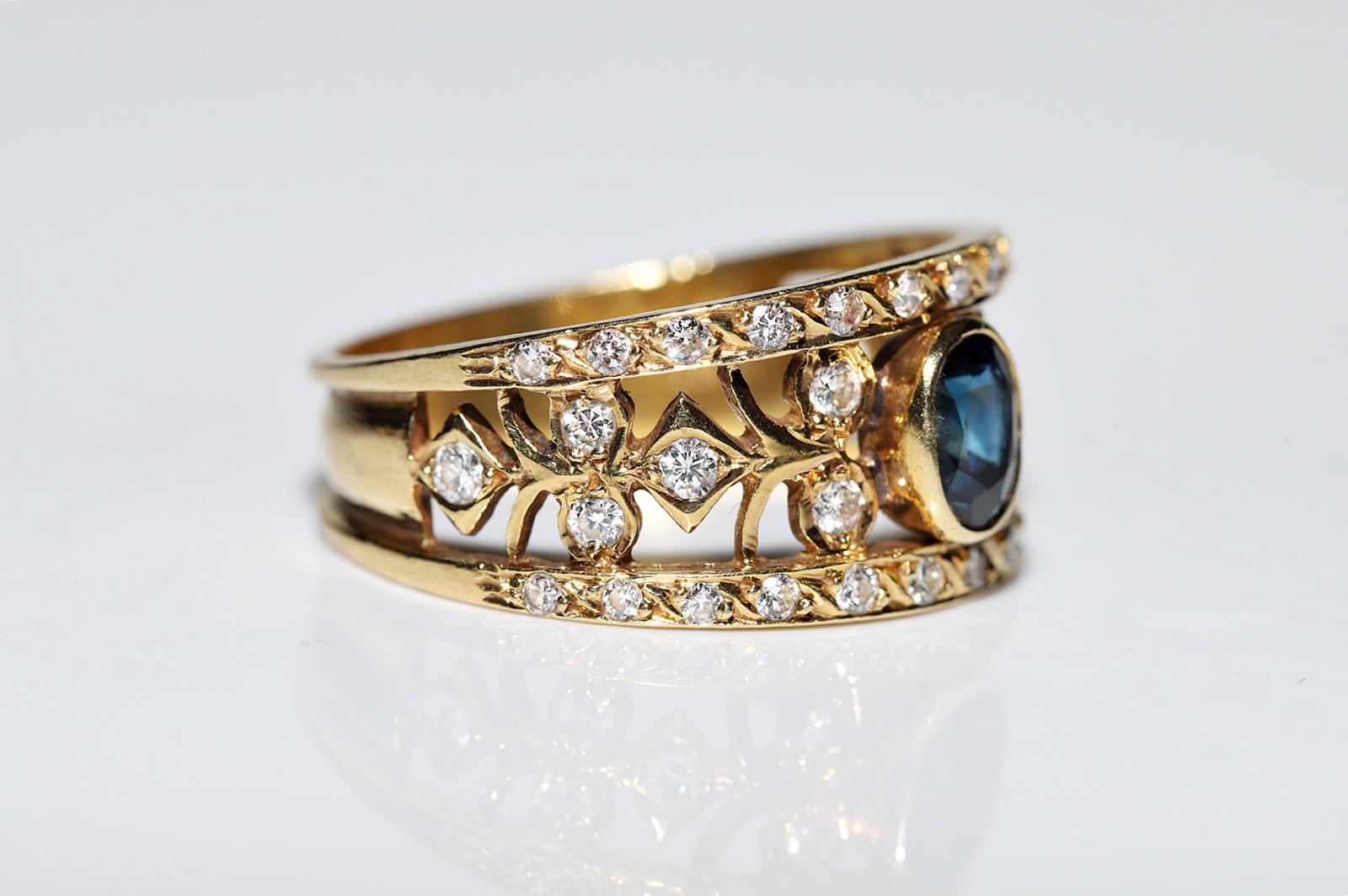 Vintage Circa 1980s 18k Gold Natural Diamond And Sapphire Decorated Ring  For Sale 1
