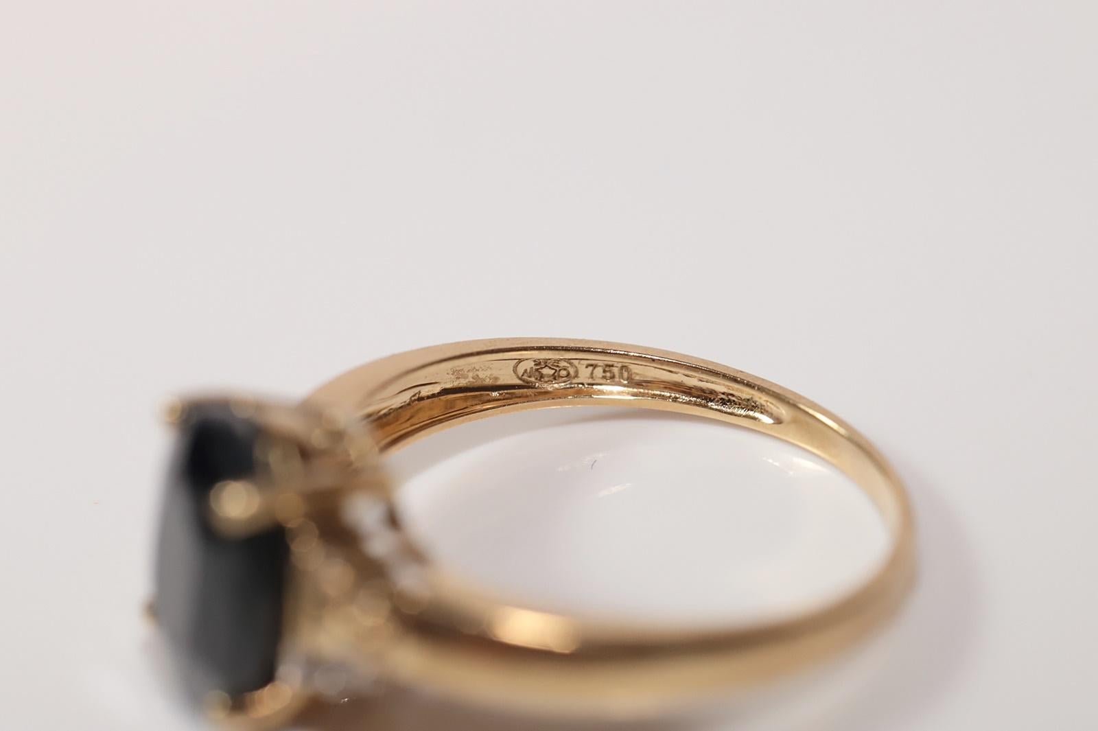 Vintage Circa 1980s 18k Gold Natural Diamond And Sapphire Decorated Ring For Sale 2