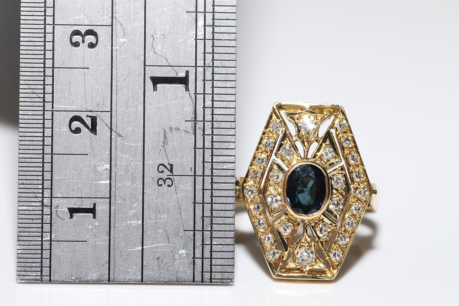 Vintage Circa 1980er Jahre 18k Gold Natürlicher Diamant und Saphir Dekorierter Ring im Angebot 2