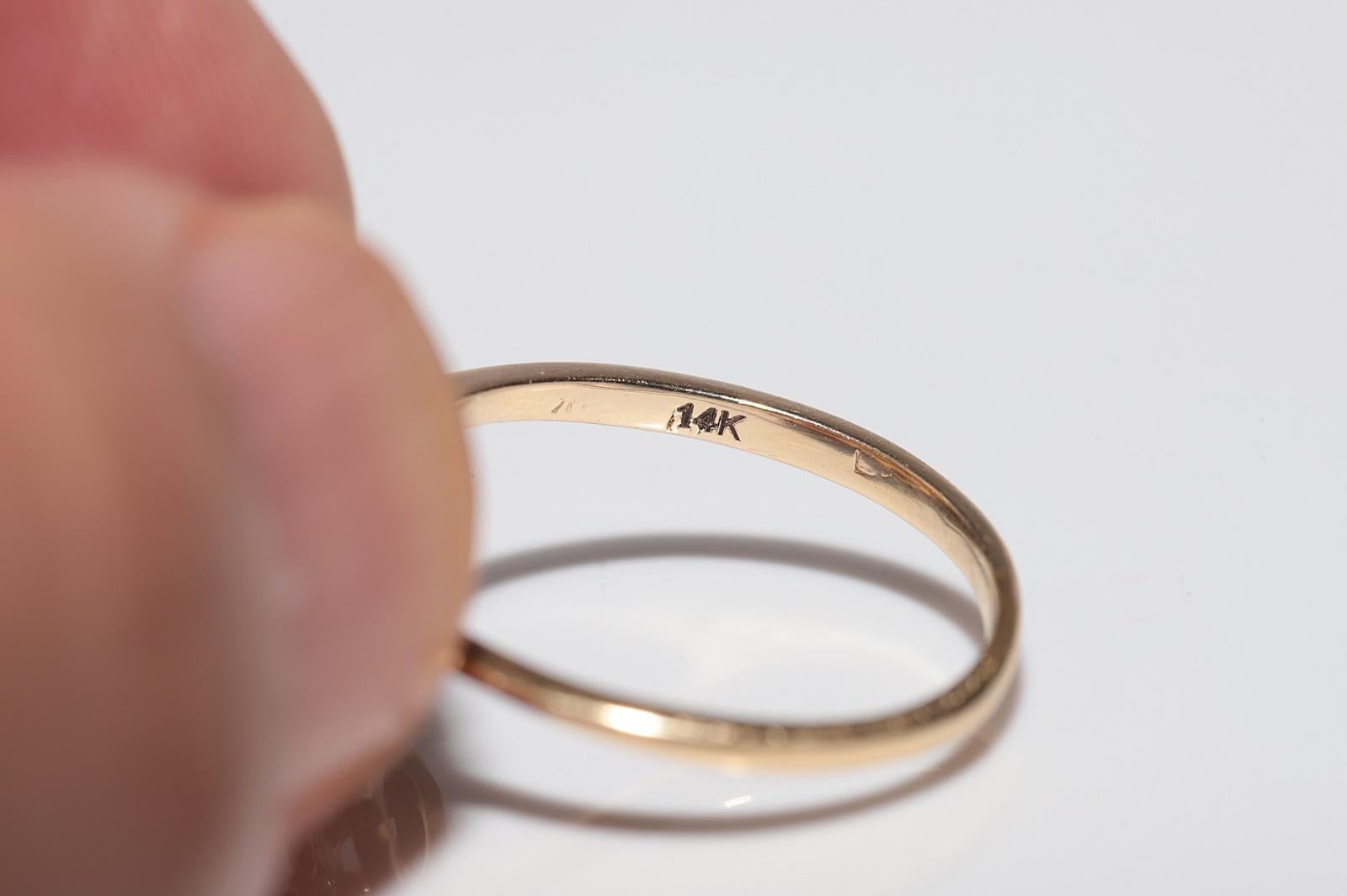 Vintage Circa 1980er Jahre 18k Gold Natürlicher Diamant und Saphir Dekorierter Ring im Angebot 3