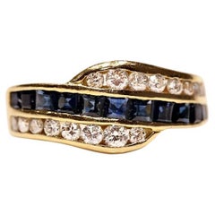 Vintage Circa 1980s 18k Gold Natural Diamond And Caliber Sapphire Ring 