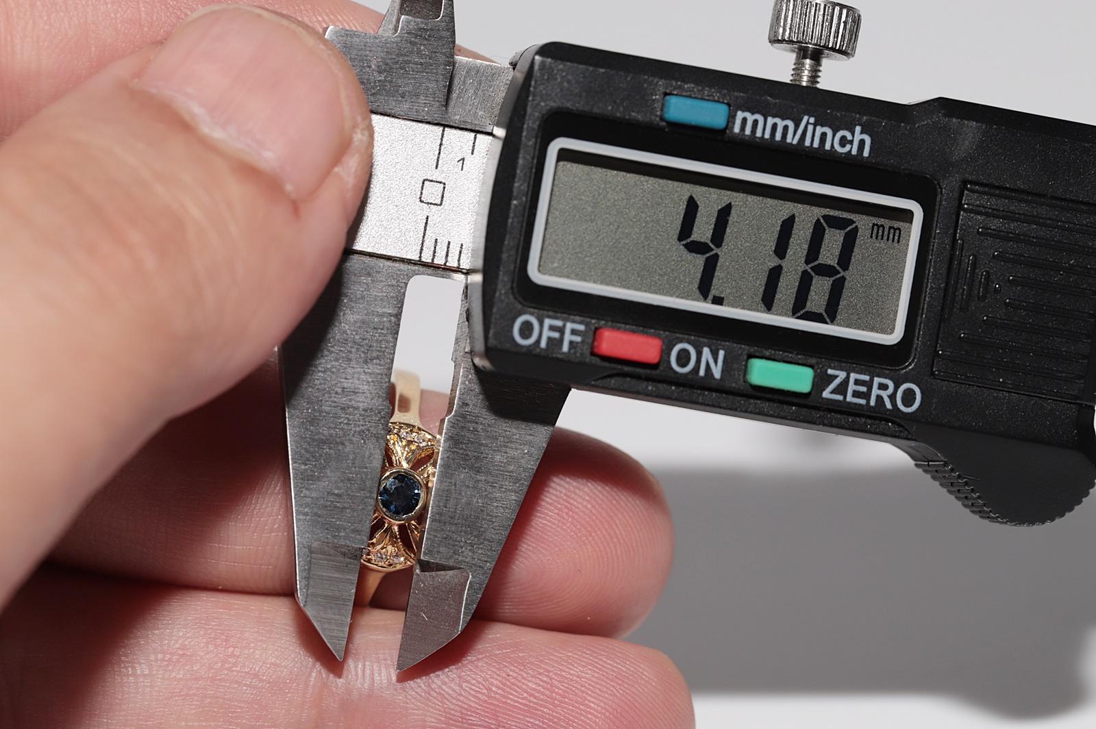 Vintage Circa 1980s 18k Gold Natural Diamond And Sapphire Navette Ring For Sale 7