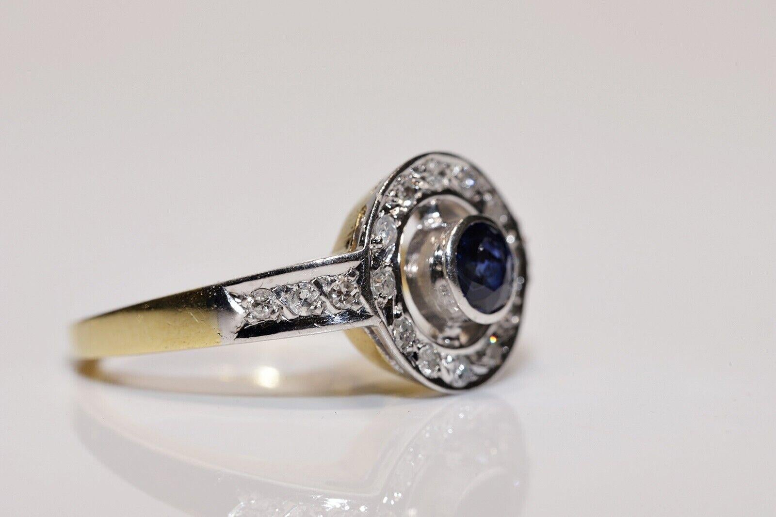 Vintage Circa 1980s 18k Gold  Natural Diamond And Sapphire Ring  For Sale 7