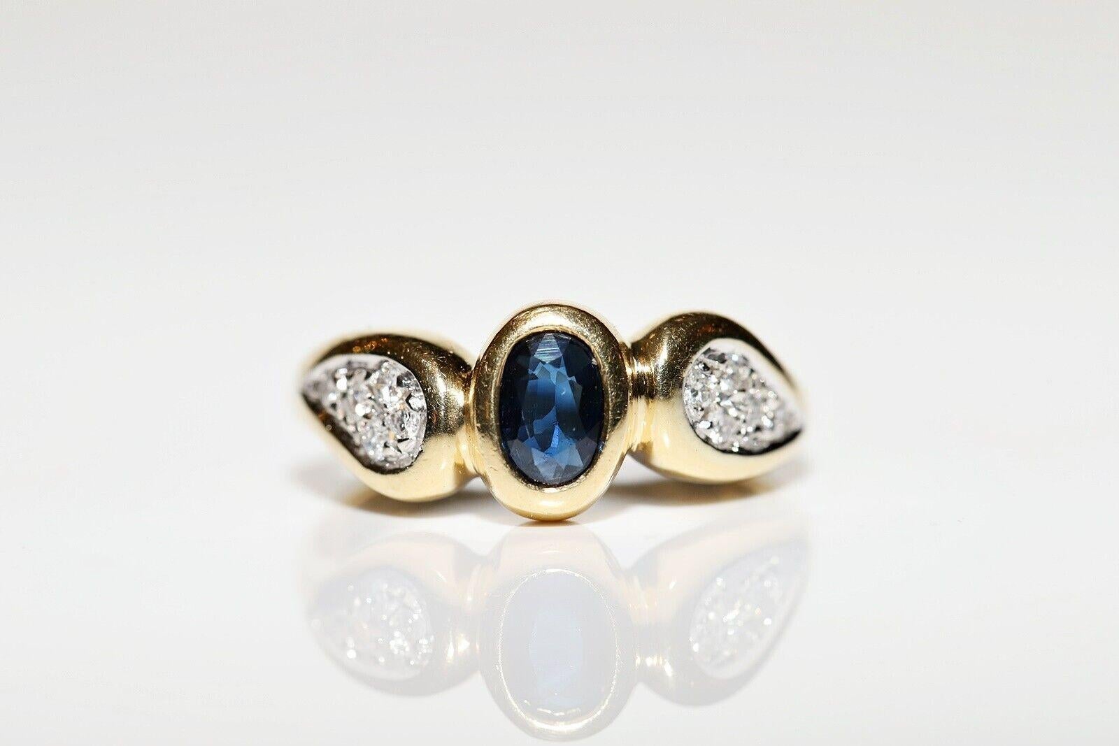 Vintage Circa 1980s 18k Gold Natural Diamond And Sapphire Ring  For Sale 8