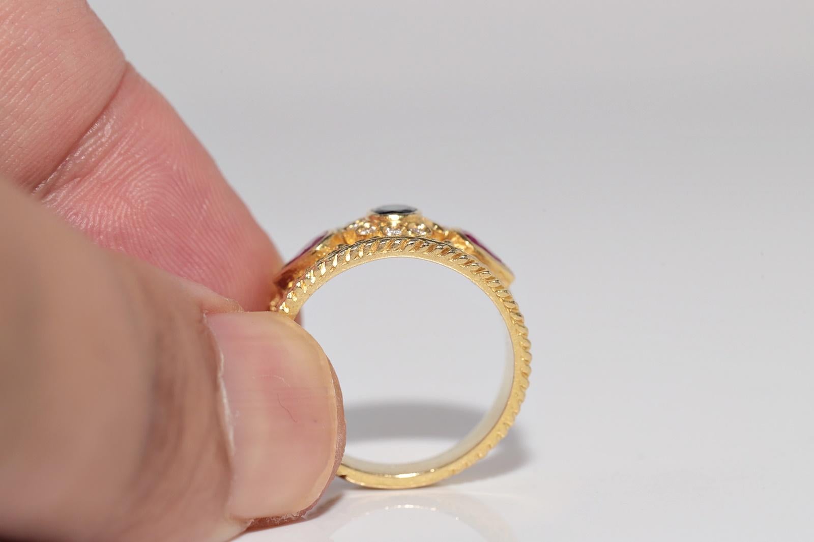 Vintage CIRCA 1980er Jahre 18k Gold natürlichen Diamanten und Saphir Rubin verziert Ring im Angebot 2