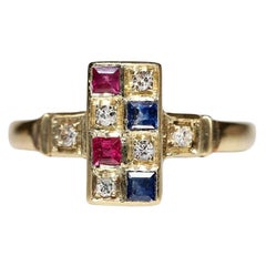 Vintage Circa 1980s 18k Gold Natural Diamond And Sapphire Ruby Square Ring