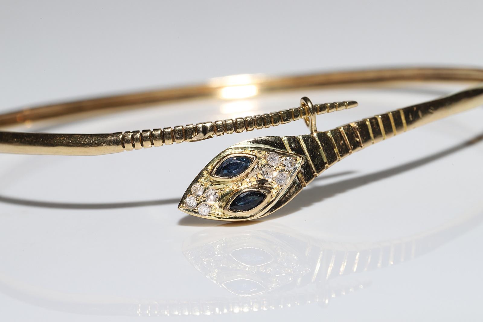 Vintage Circa 1980s 18k Gold Natural Diamond And Sapphire  Snake Bracelet For Sale 1